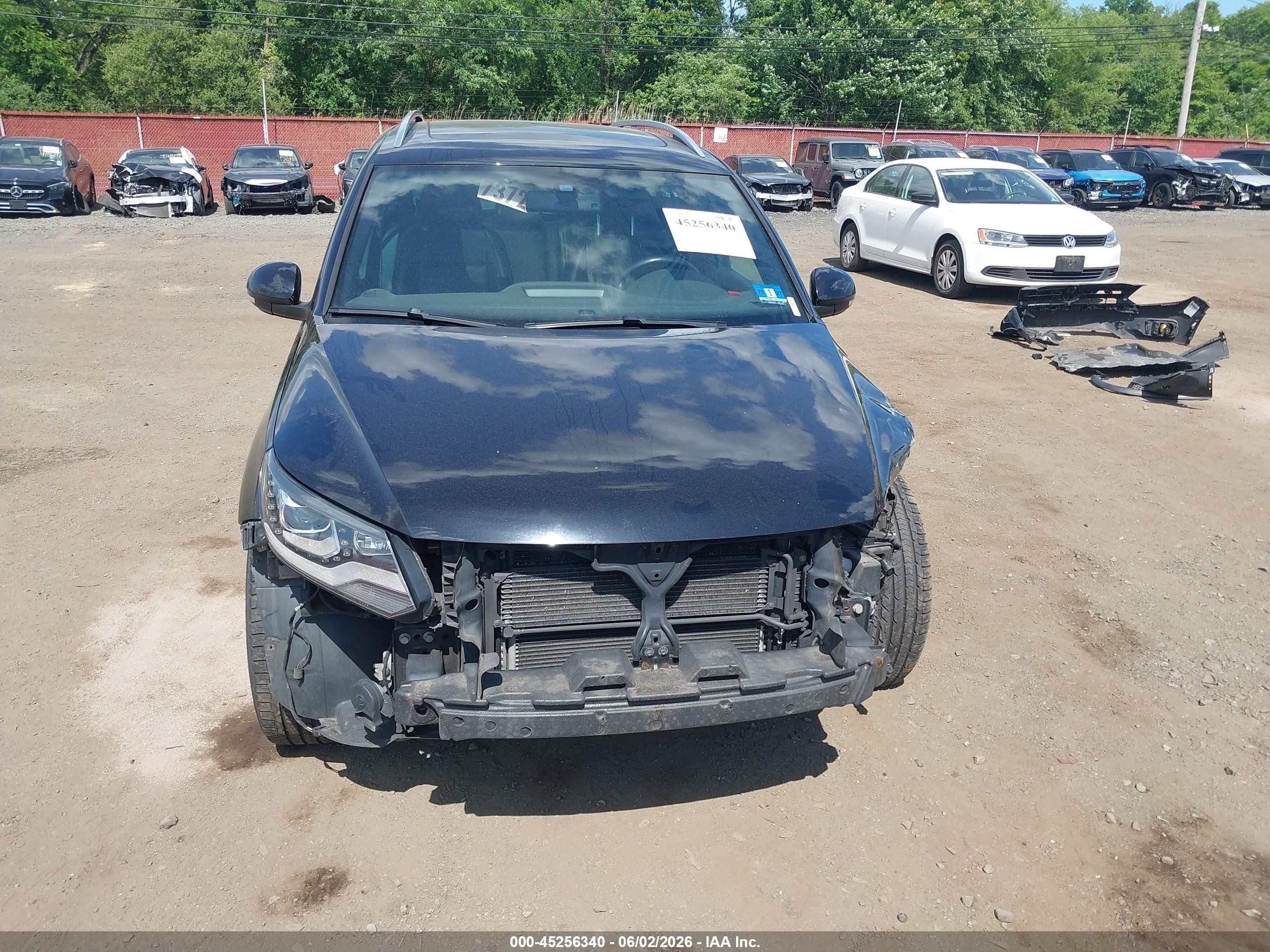 2014 Volkswagen Tiguan R-line Черный vin: WVGBV3AX8EW034890