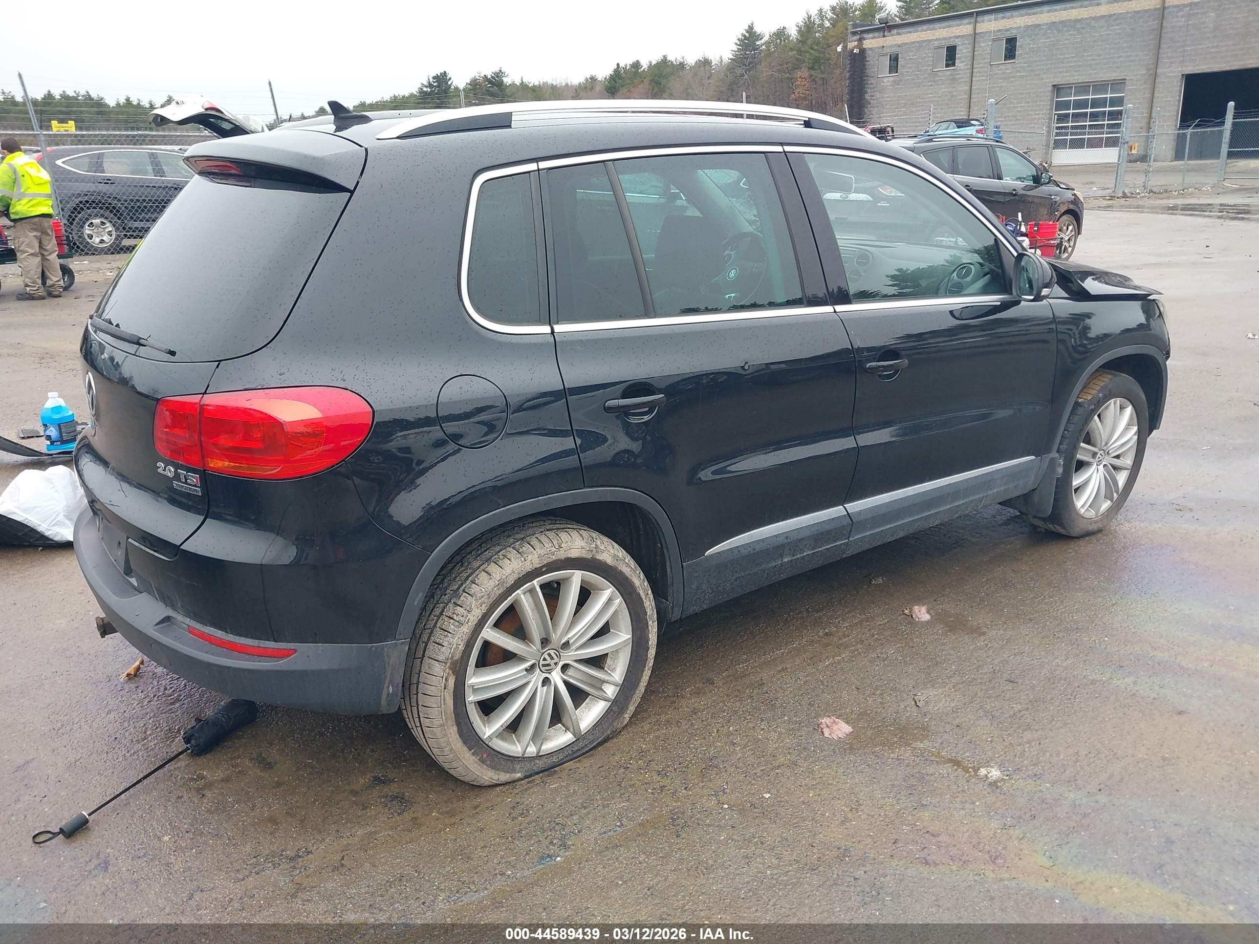 2014 Volkswagen Tiguan Sel Black vin: WVGBV3AX8EW611336