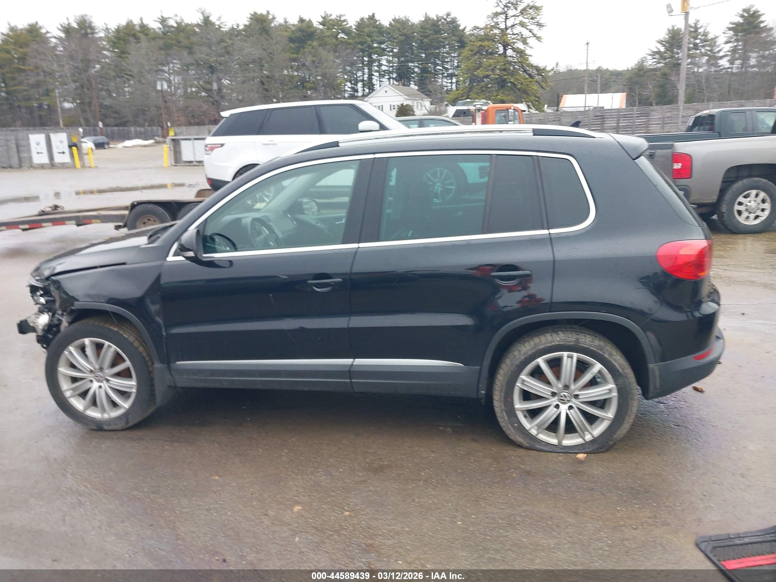 2014 Volkswagen Tiguan Sel Black vin: WVGBV3AX8EW611336