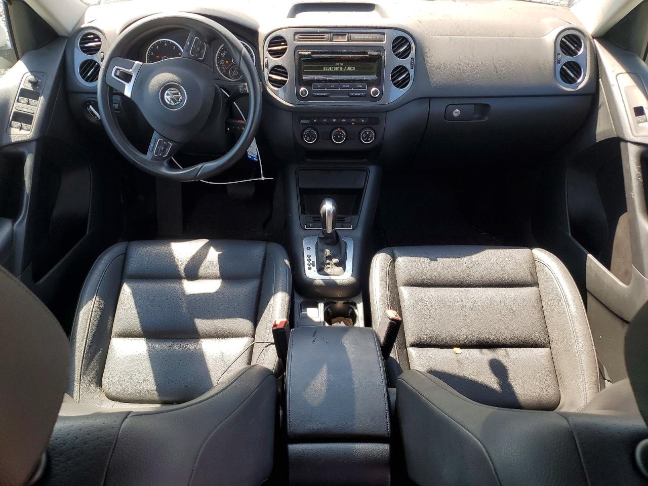 2014 Volkswagen Tiguan S Белый vin: WVGBV3AX8EW620473