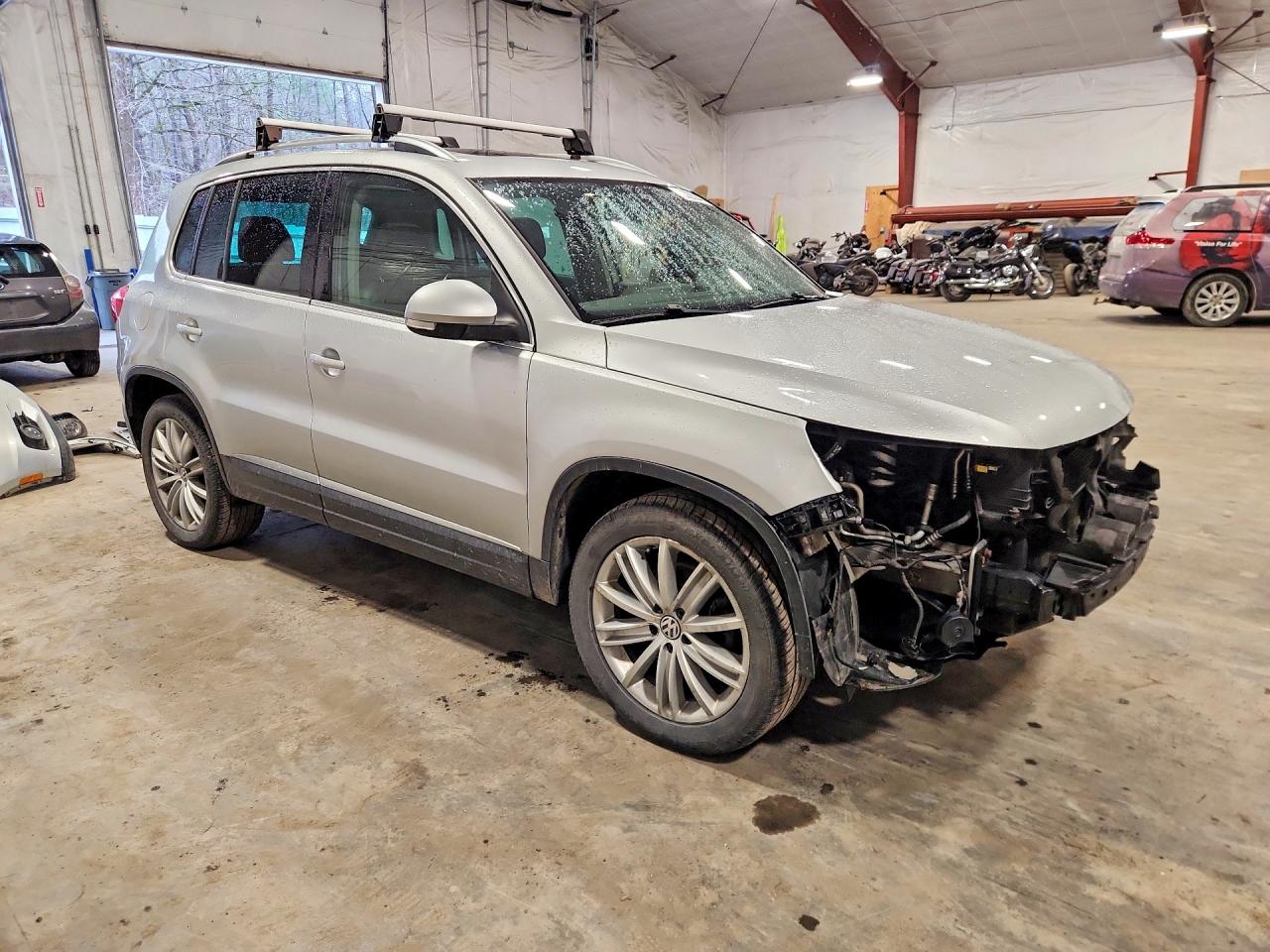 2013 Volkswagen Tiguan S Silver vin: WVGBV3AX9DW563697