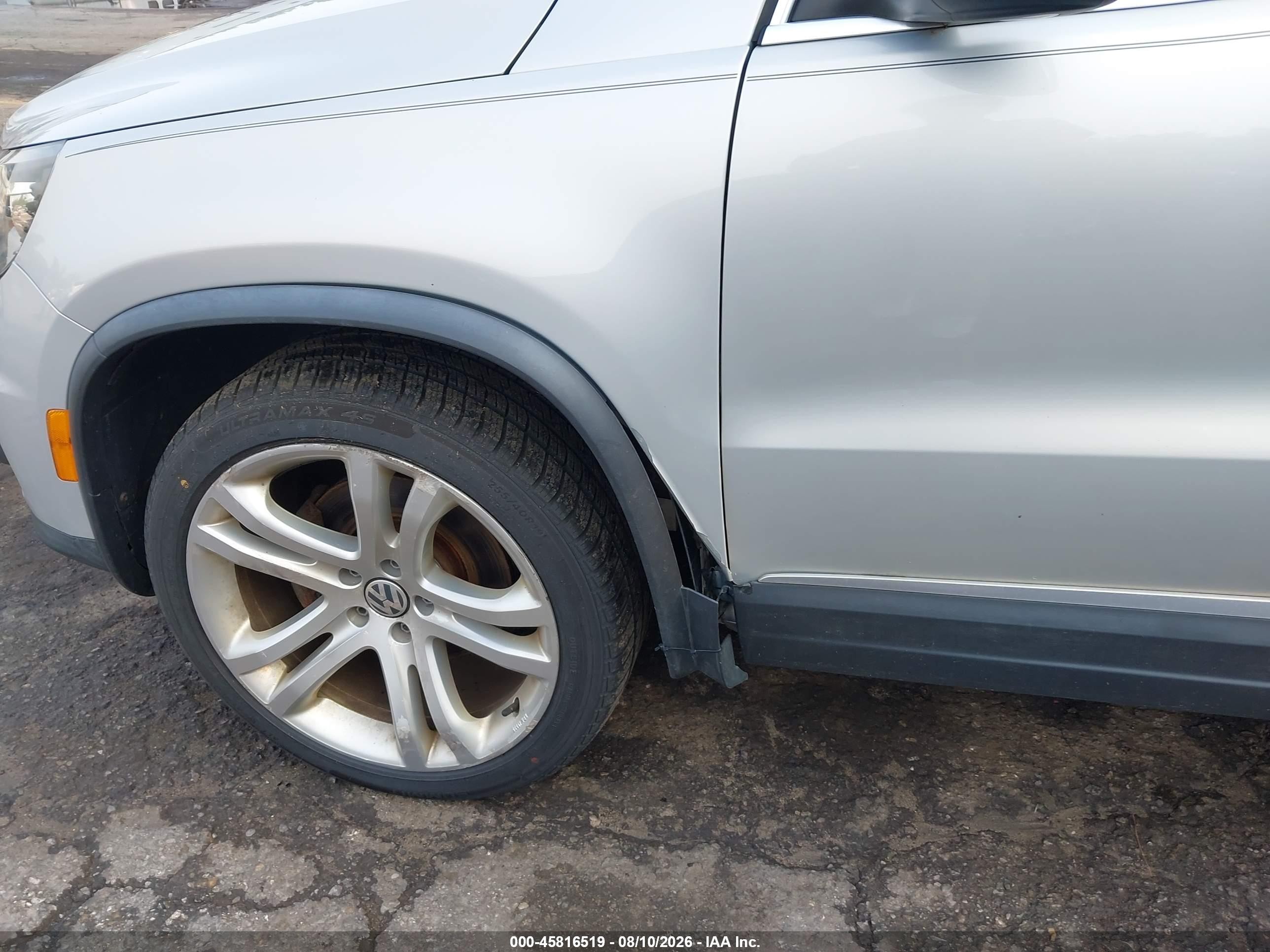 2013 Volkswagen Tiguan Sel Серебряный vin: WVGBV3AX9DW624160