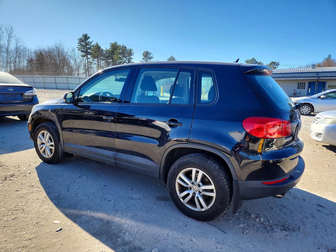 2014 Volkswagen Tiguan S Черный vin: WVGBV3AX9EW518518