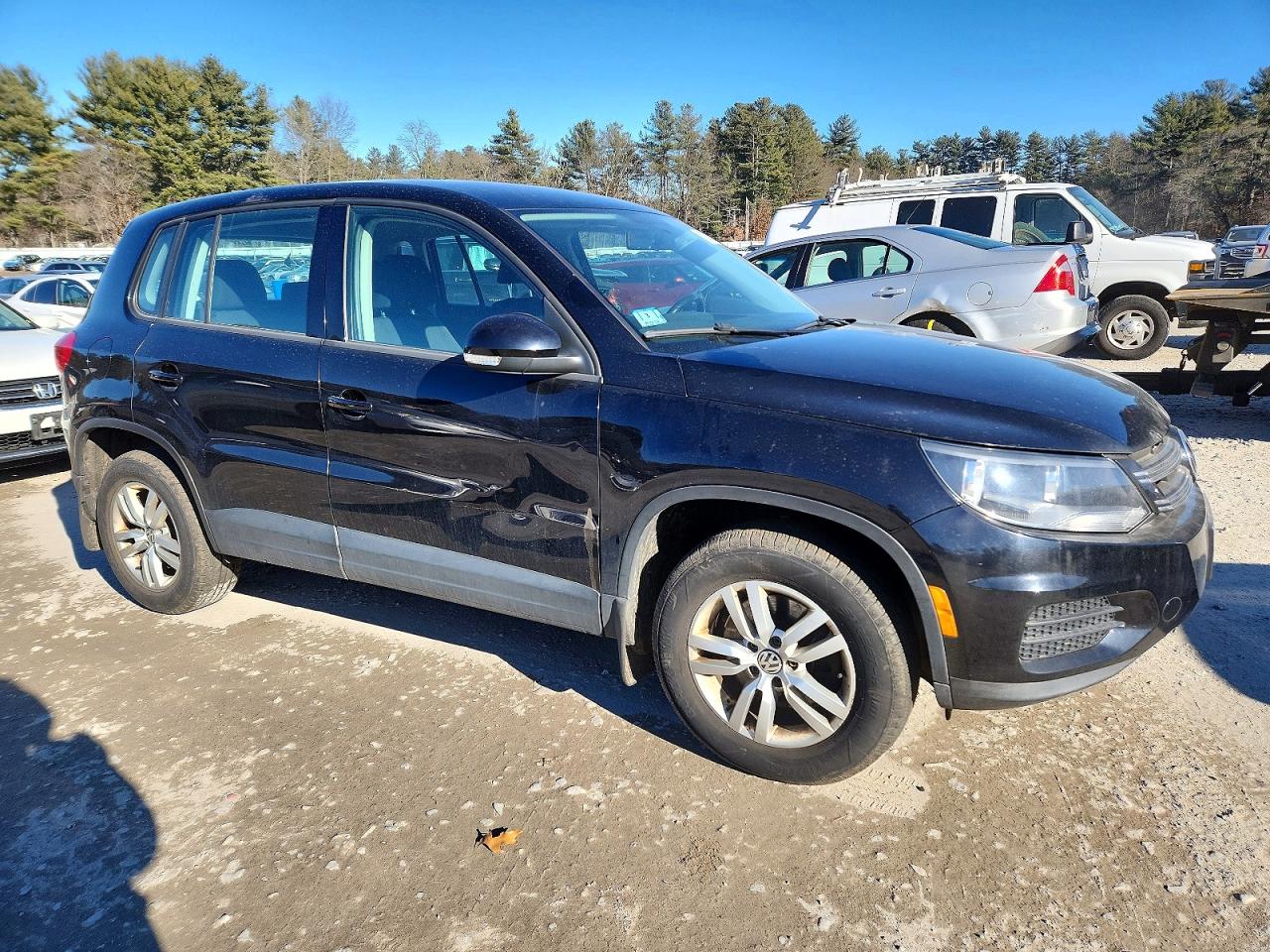 2014 Volkswagen Tiguan S Черный vin: WVGBV3AX9EW518518