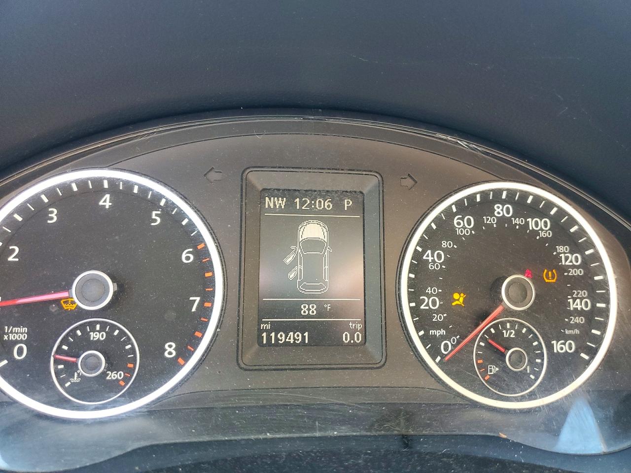 2014 Volkswagen Tiguan S Silver vin: WVGBV3AX9EW535822