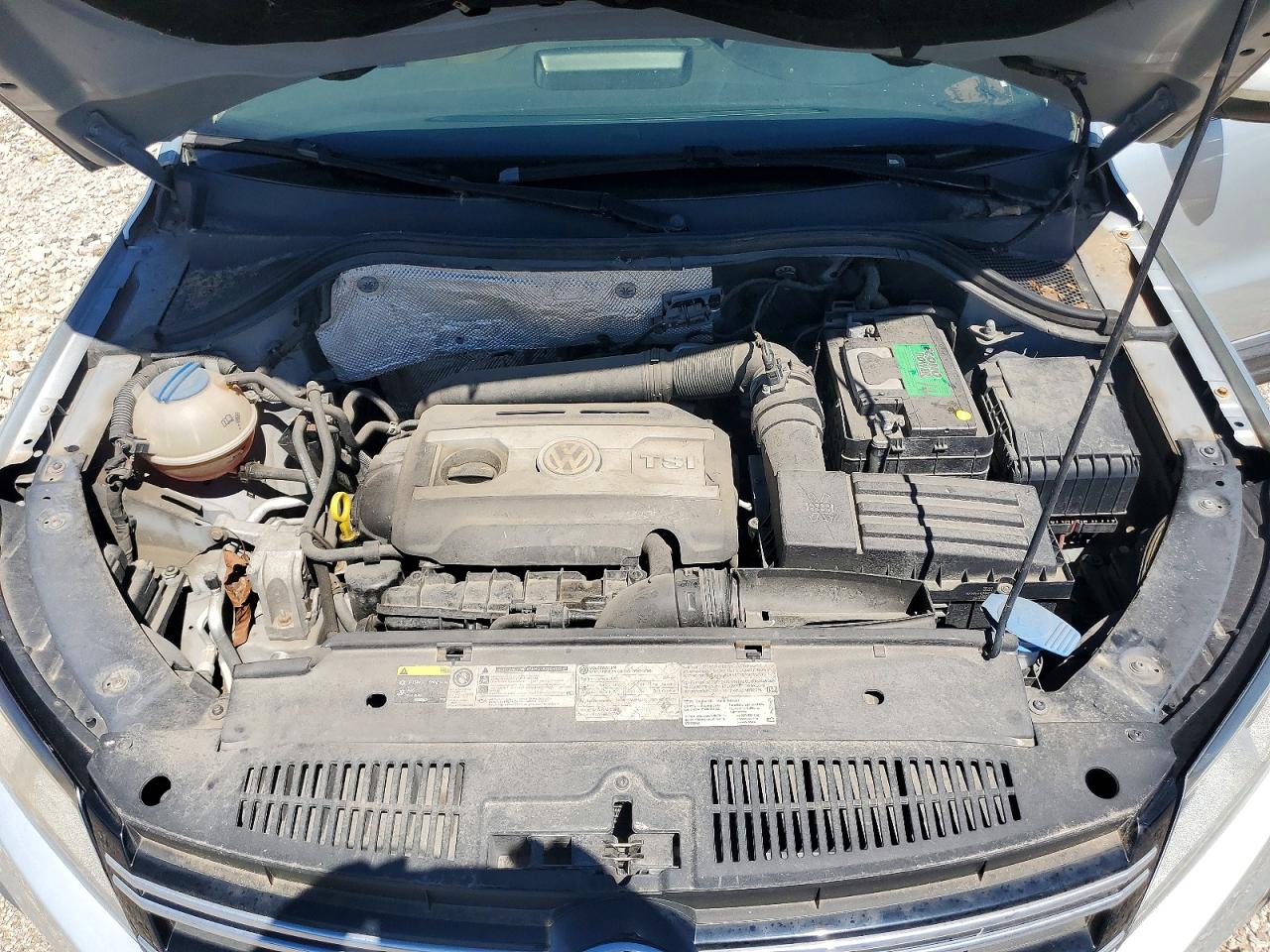 2014 Volkswagen Tiguan S Silver vin: WVGBV3AX9EW535822