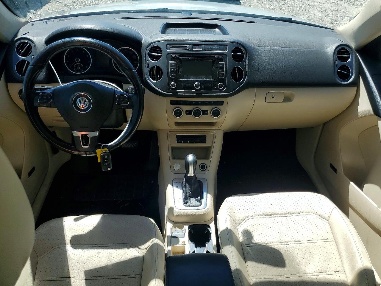 2014 Volkswagen Tiguan S Silver vin: WVGBV3AX9EW535822
