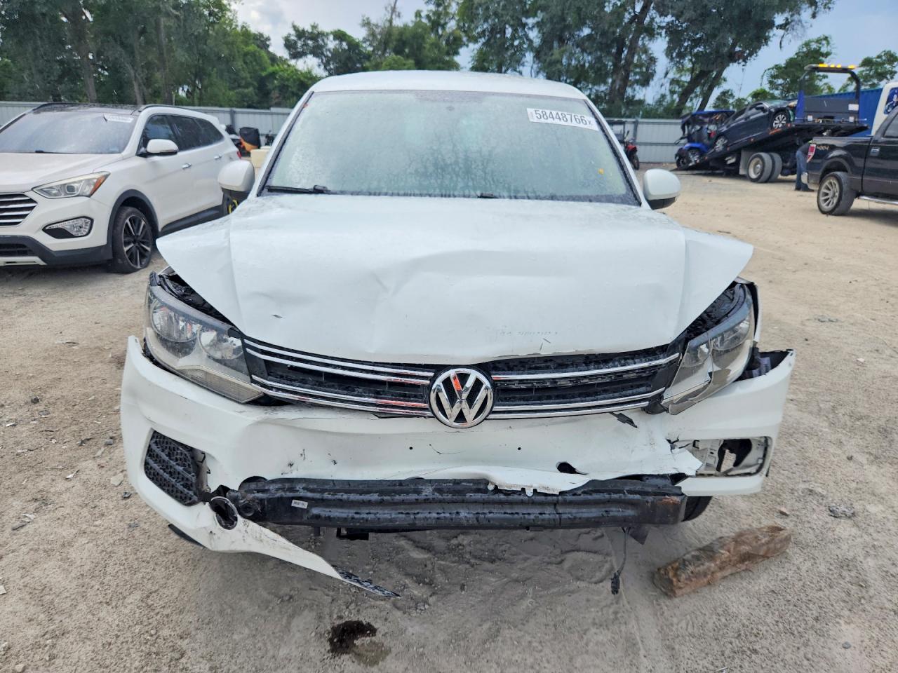 2014 Volkswagen Tiguan S White vin: WVGBV3AX9EW603388