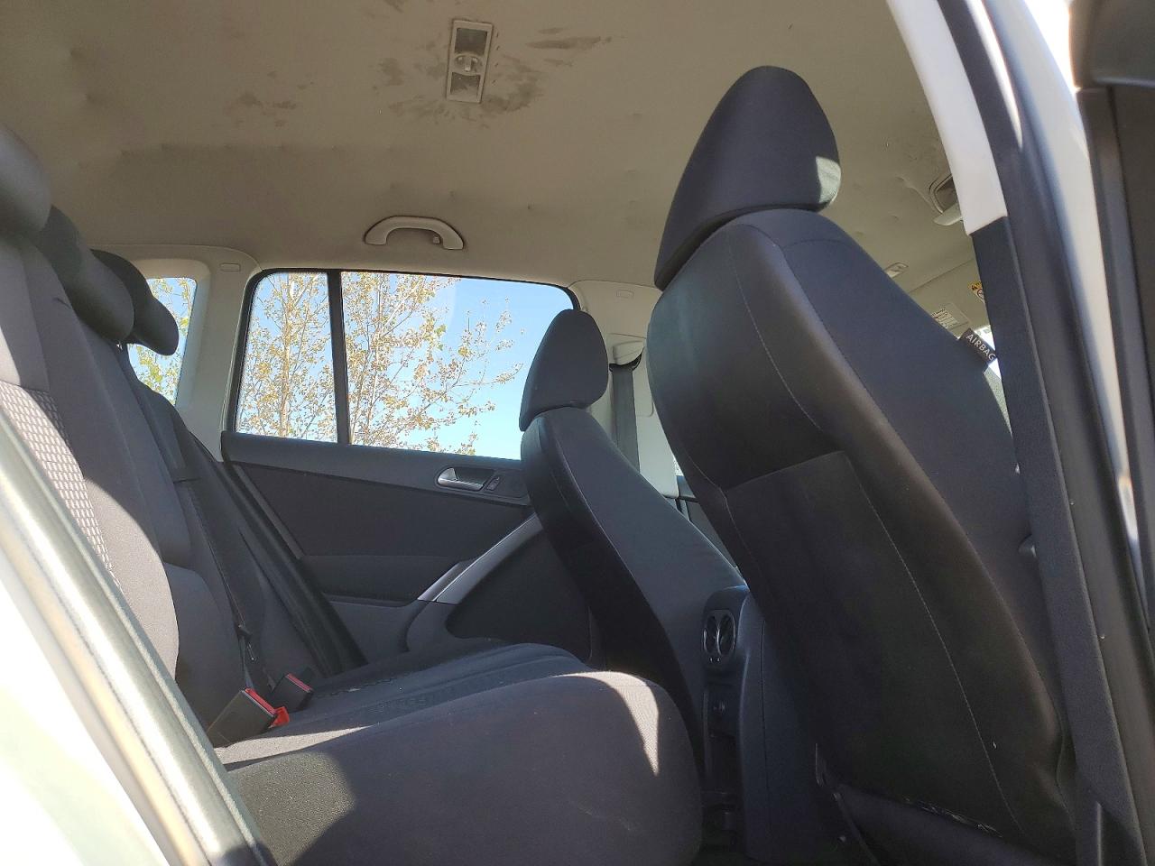 2009 Volkswagen Tiguan Se Silver vin: WVGBV75N09W001193