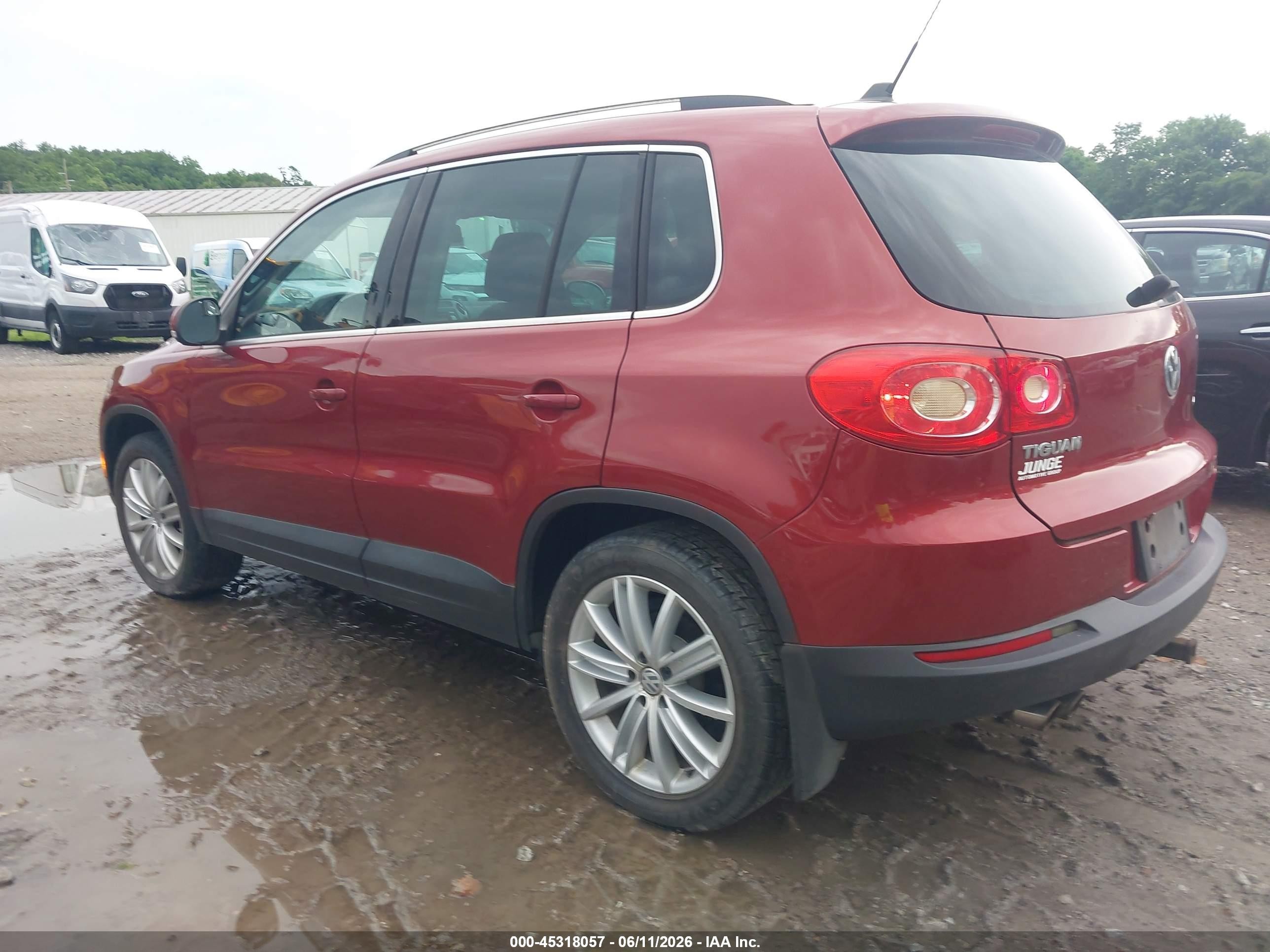 2009 Volkswagen Tiguan Se Red vin: WVGBV75N19W534458