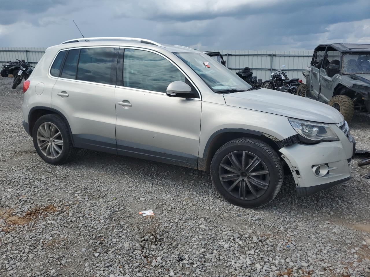 2009 Volkswagen Tiguan Se Серебряный vin: WVGBV75N29W509326