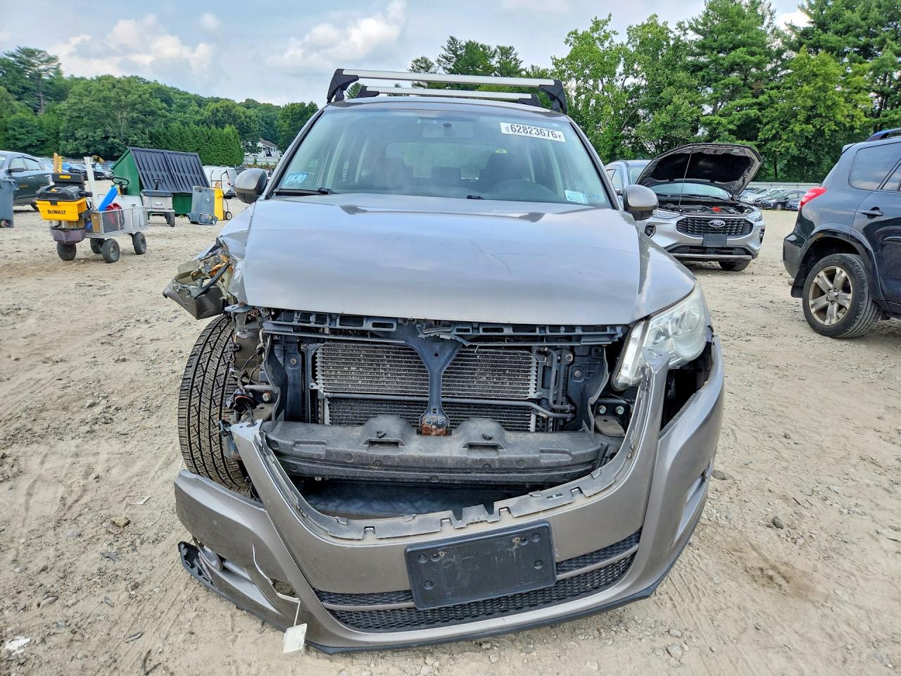 2010 Volkswagen Tiguan Se Silver vin: WVGBV7AX0AW524449