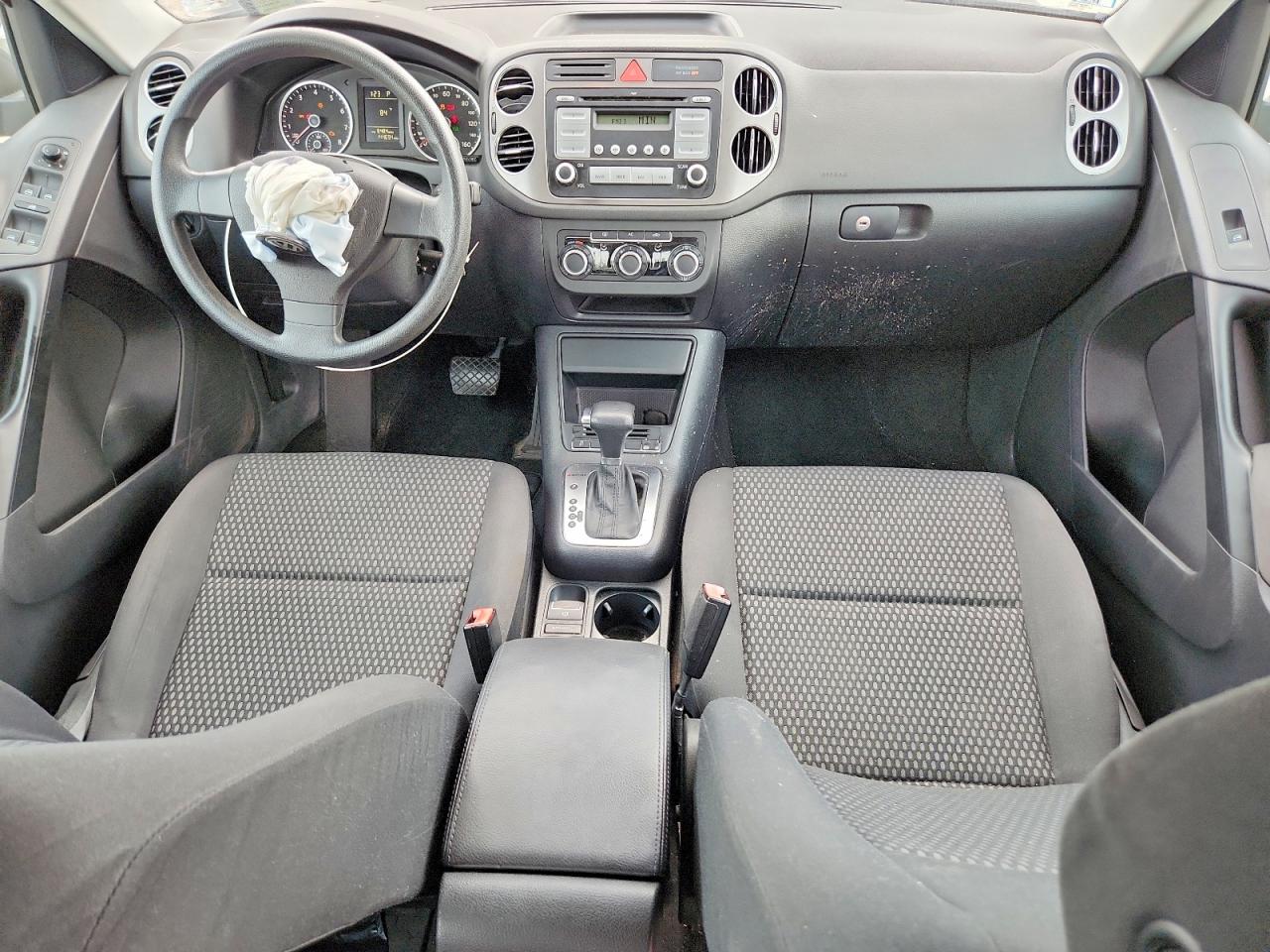 2010 Volkswagen Tiguan Se Silver vin: WVGBV7AX0AW524449