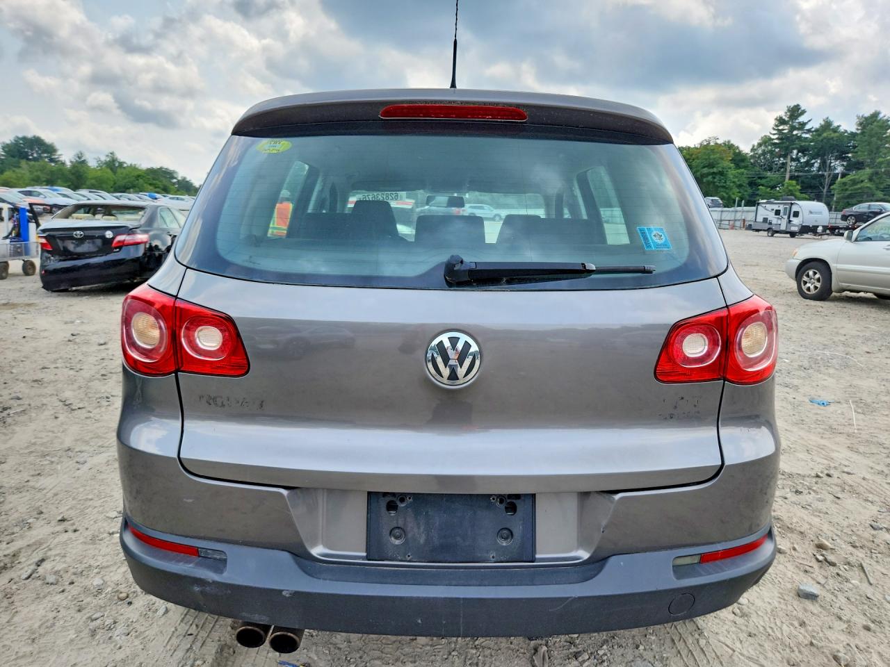 2010 Volkswagen Tiguan Se Silver vin: WVGBV7AX0AW524449