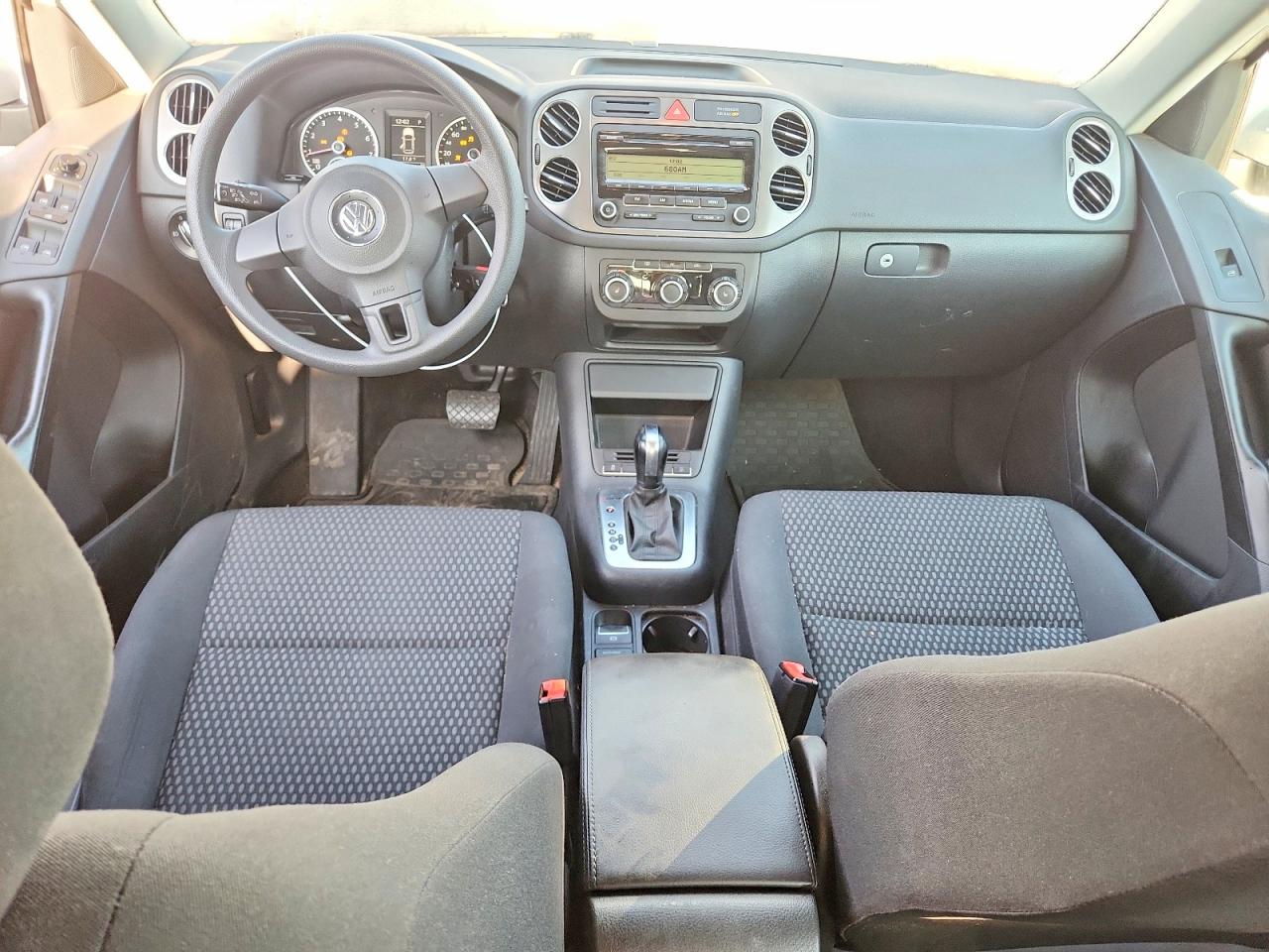 2011 Volkswagen Tiguan S White vin: WVGBV7AX0BW515087
