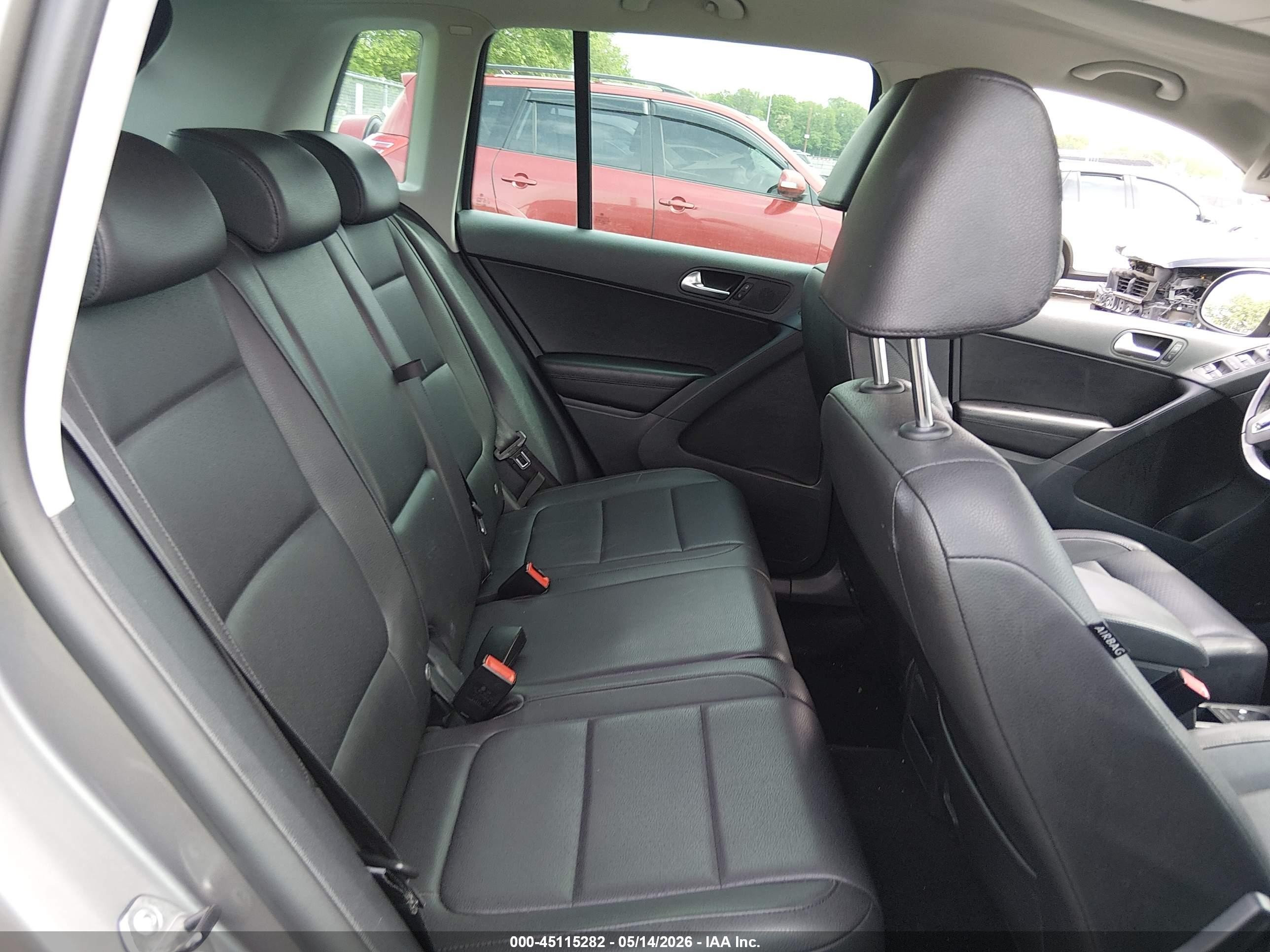 2011 Volkswagen Tiguan Se Gray vin: WVGBV7AX0BW547229