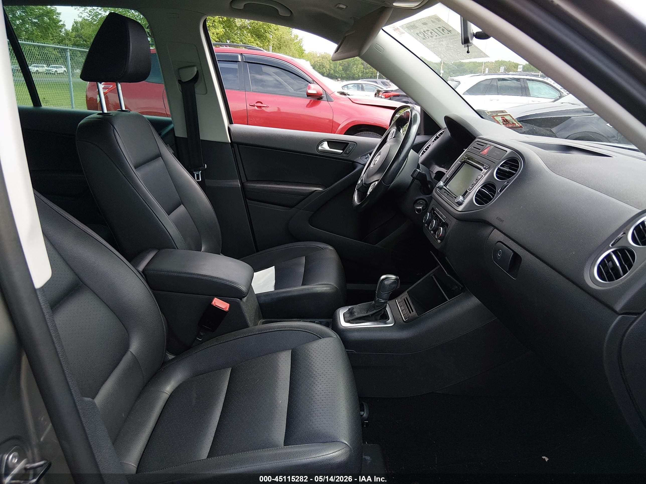 2011 Volkswagen Tiguan Se Gray vin: WVGBV7AX0BW547229