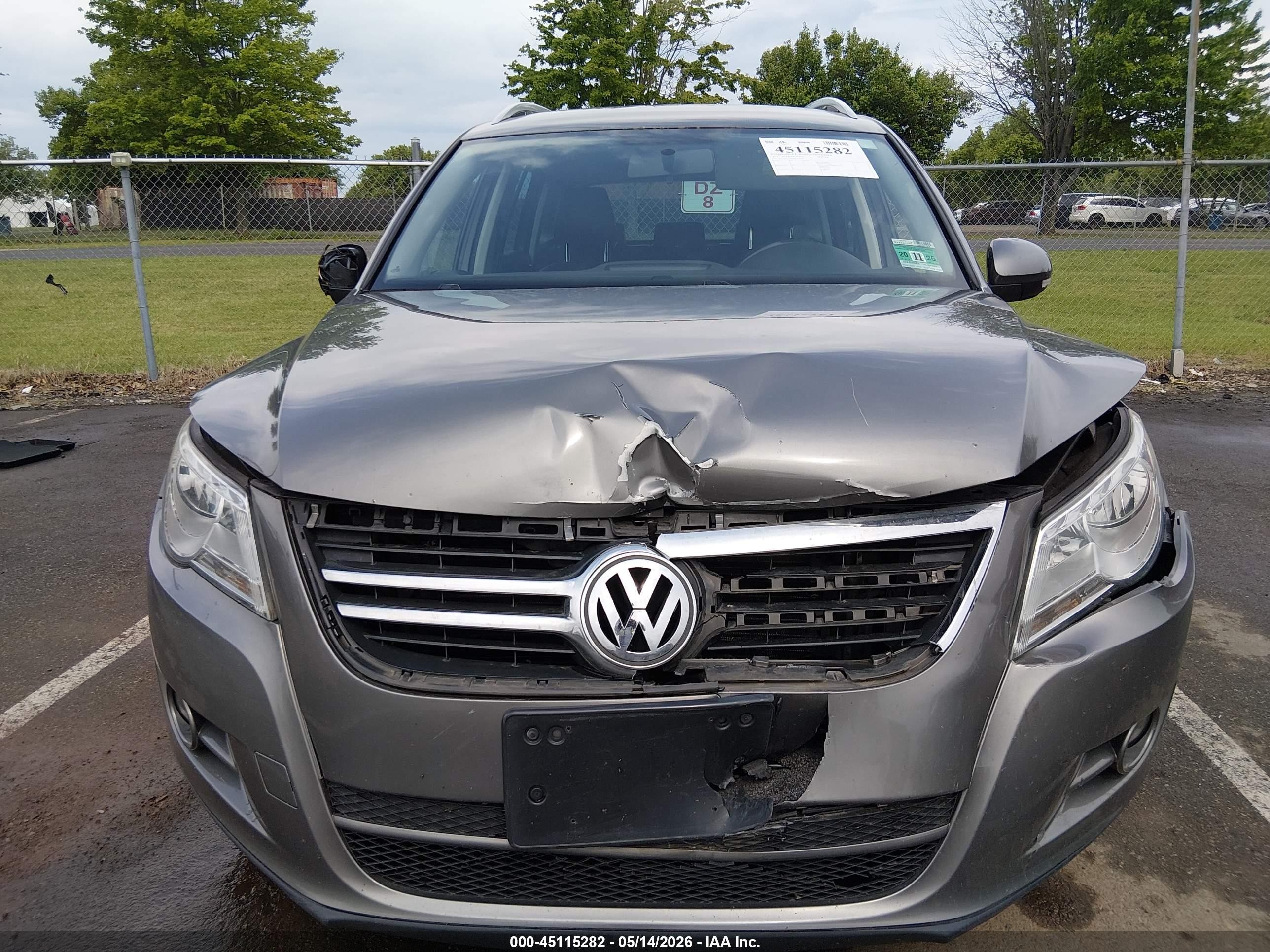 2011 Volkswagen Tiguan Se Gray vin: WVGBV7AX0BW547229