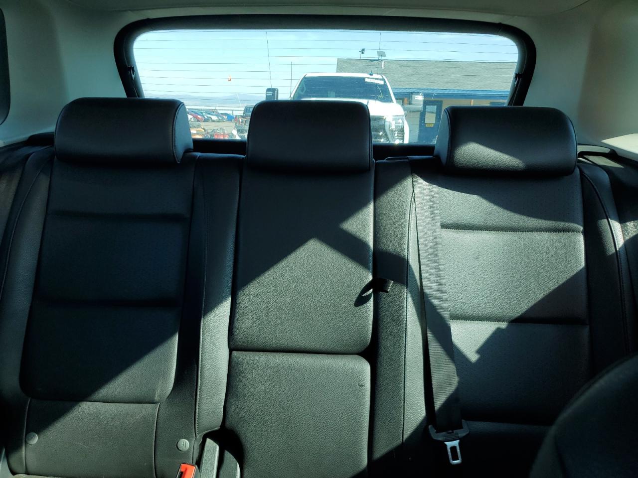 2011 Volkswagen Tiguan S White vin: WVGBV7AX0BW569487