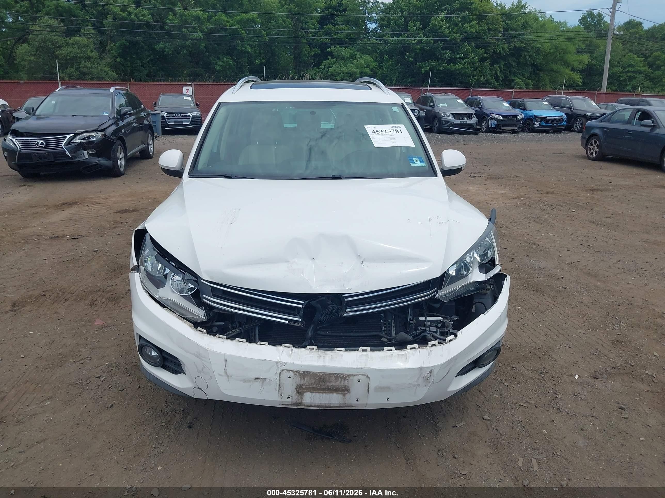 2012 Volkswagen Tiguan Se White vin: WVGBV7AX0CW596139