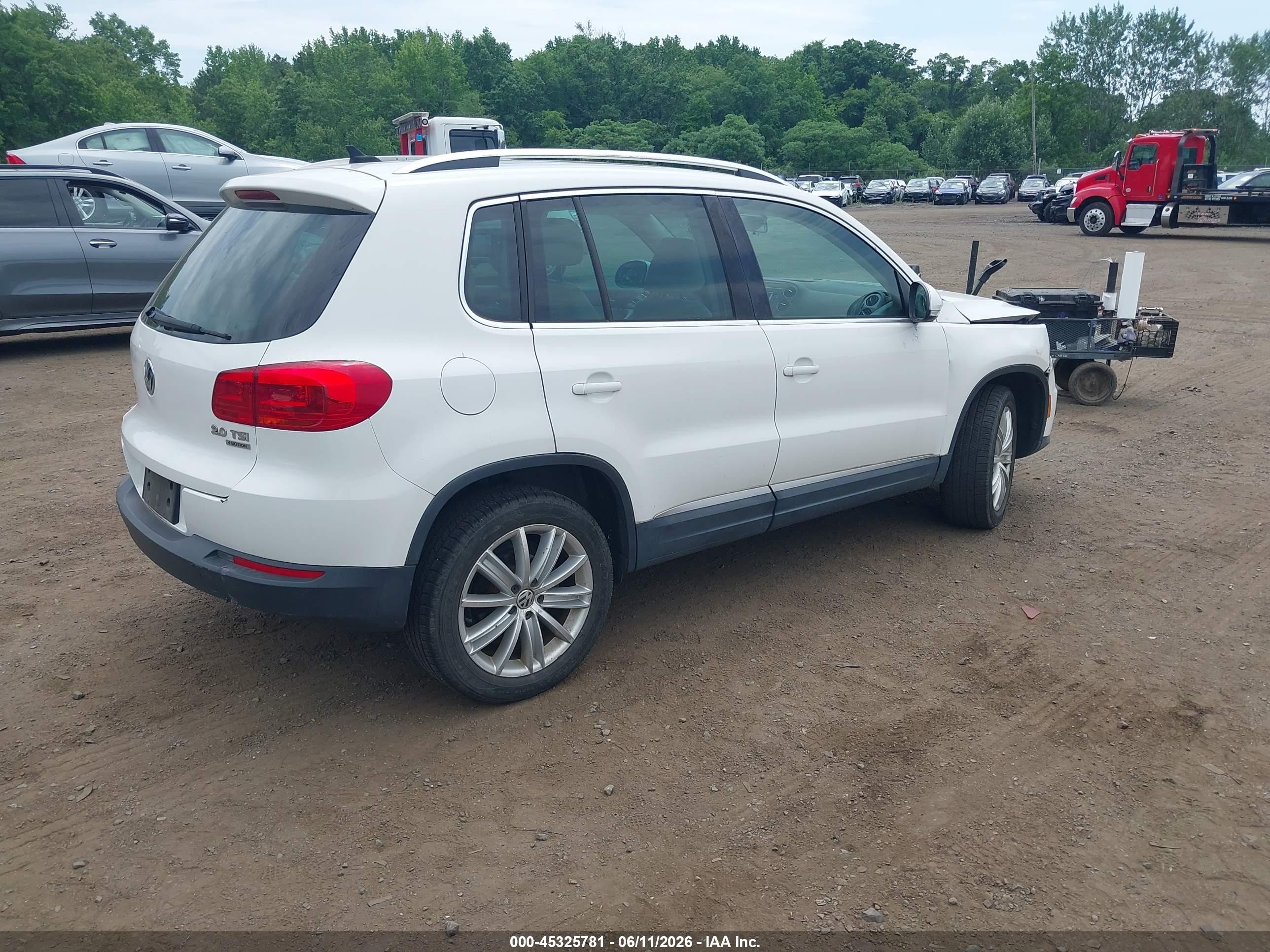 2012 Volkswagen Tiguan Se White vin: WVGBV7AX0CW596139