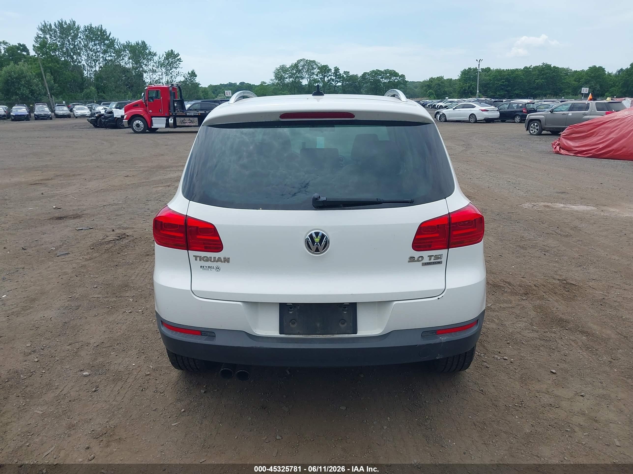 2012 Volkswagen Tiguan Se White vin: WVGBV7AX0CW596139