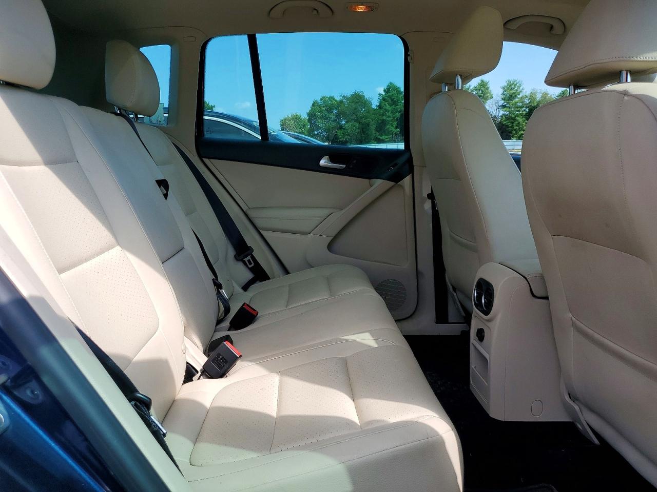 2012 Volkswagen Tiguan S Синий vin: WVGBV7AX0CW598862