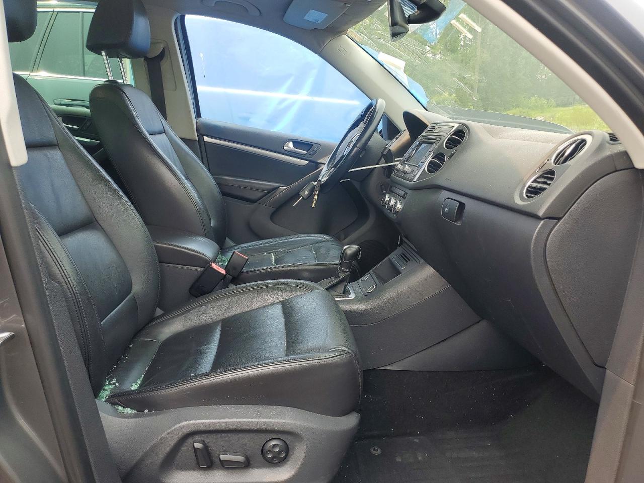 2013 Volkswagen Tiguan S/se/sel Gray vin: WVGBV7AX0DW024702