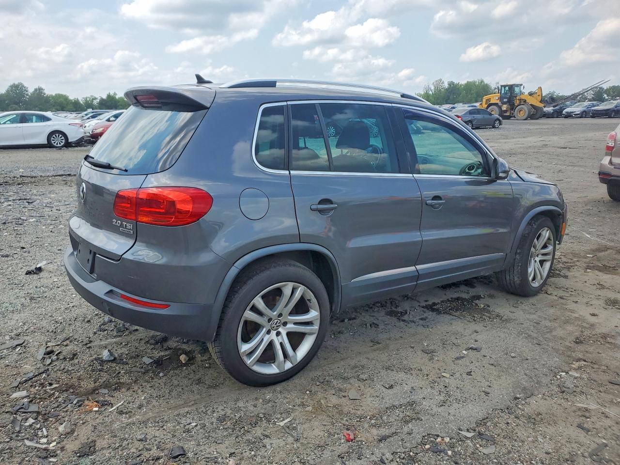 2013 Volkswagen Tiguan S/se/sel Gray vin: WVGBV7AX0DW024702