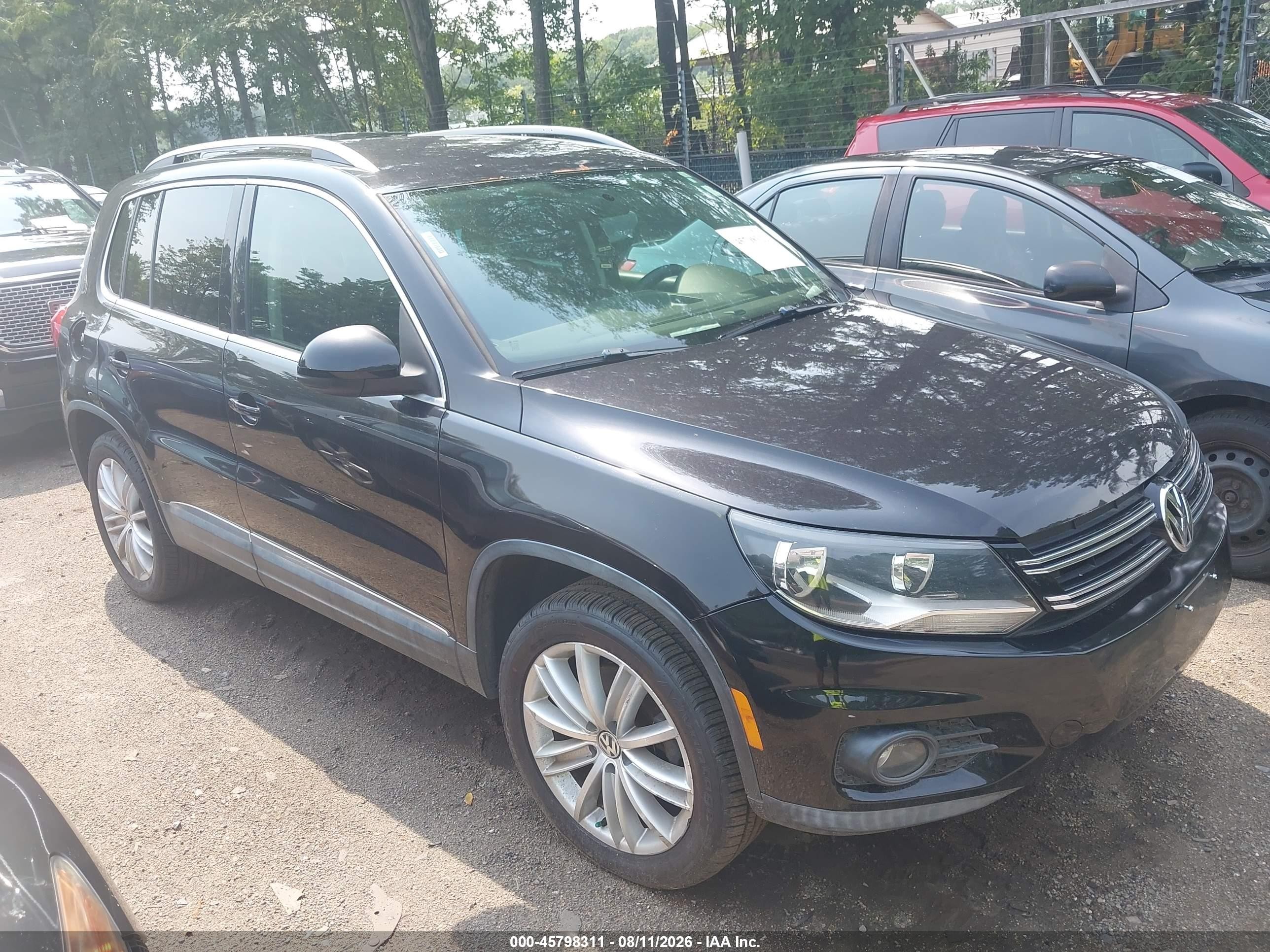 2013 Volkswagen Tiguan Se Черный vin: WVGBV7AX0DW510183