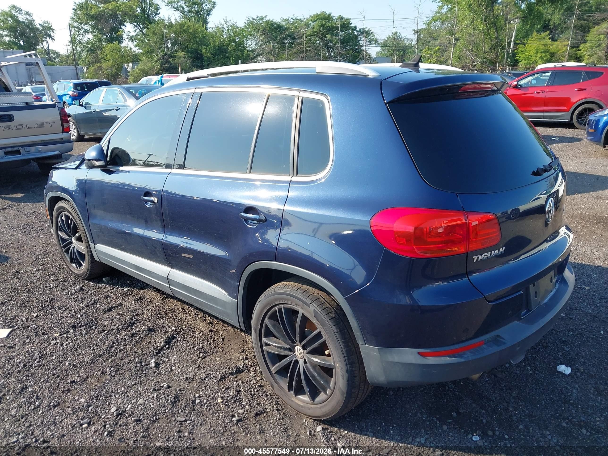 2013 Volkswagen Tiguan Se Синий vin: WVGBV7AX0DW538307