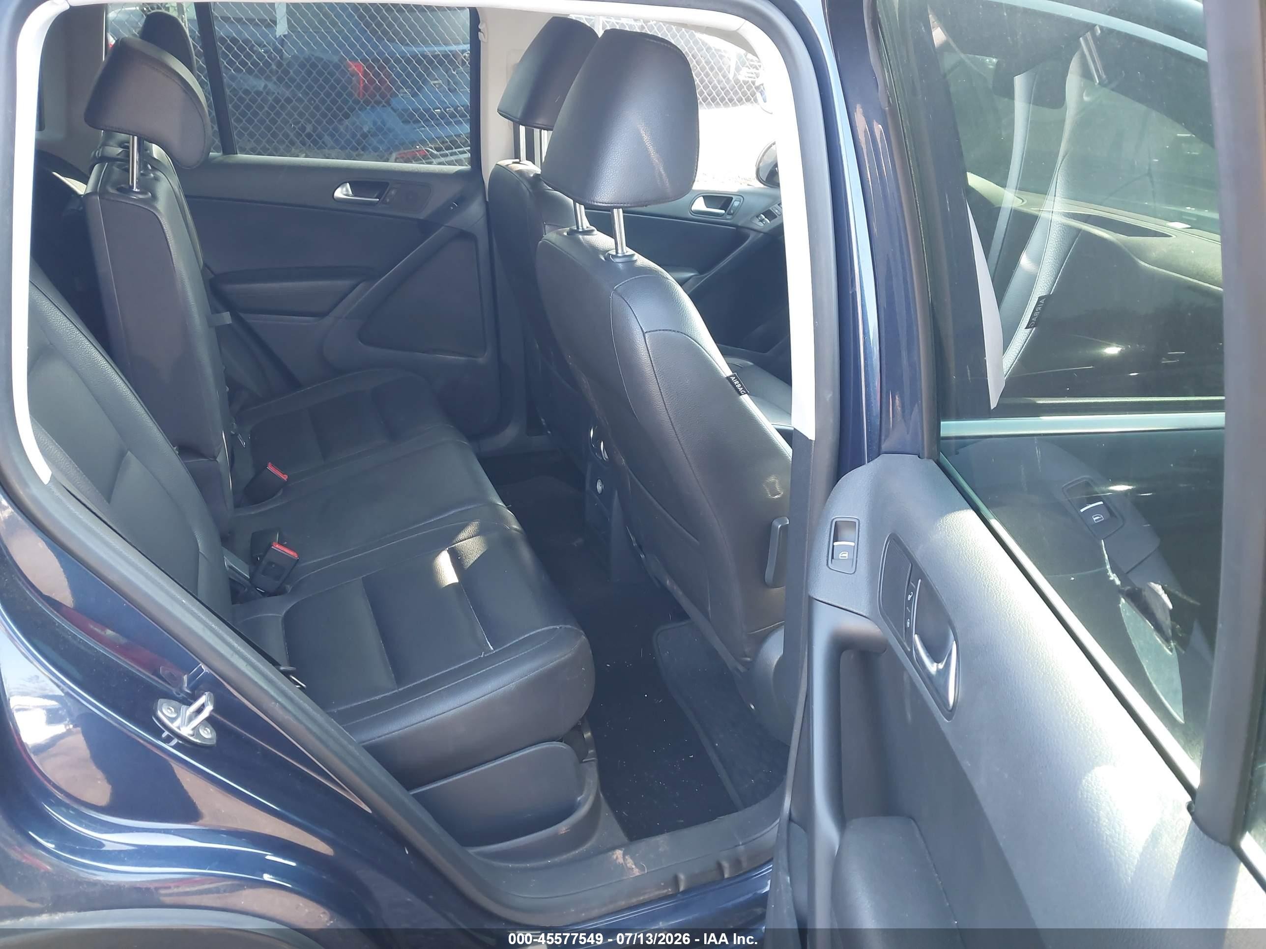 2013 Volkswagen Tiguan Se Синий vin: WVGBV7AX0DW538307