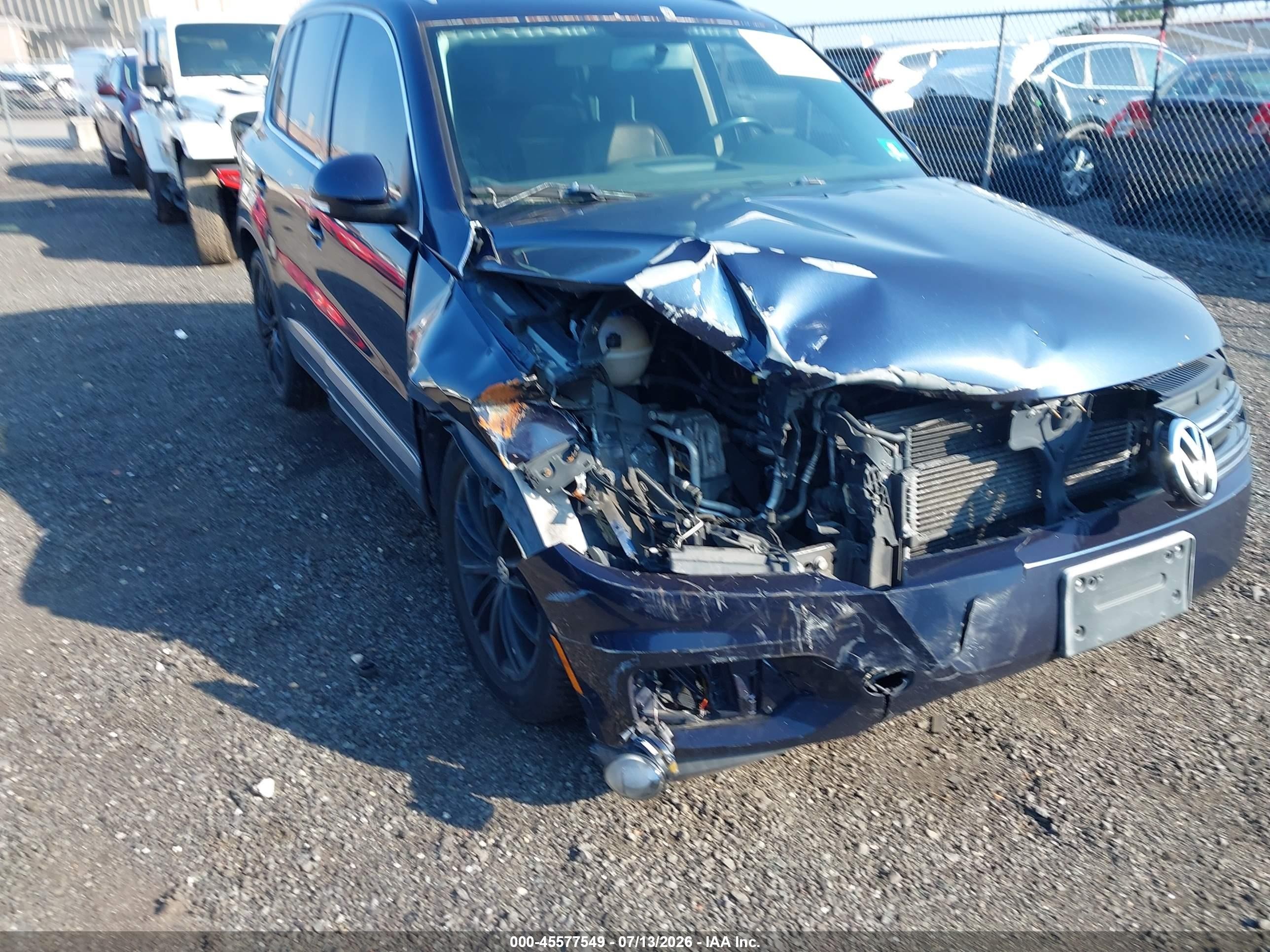 2013 Volkswagen Tiguan Se Синий vin: WVGBV7AX0DW538307