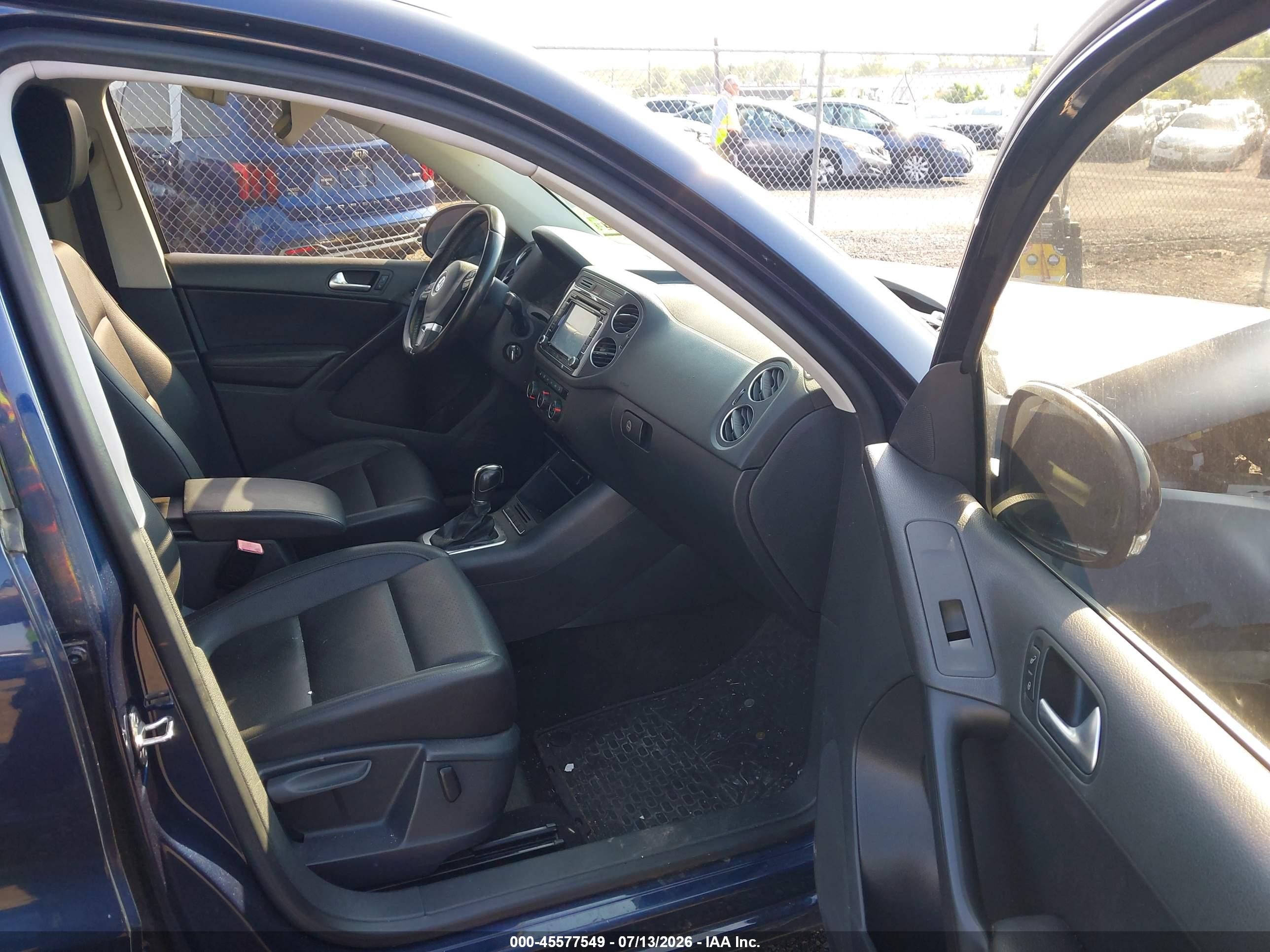 2013 Volkswagen Tiguan Se Синий vin: WVGBV7AX0DW538307