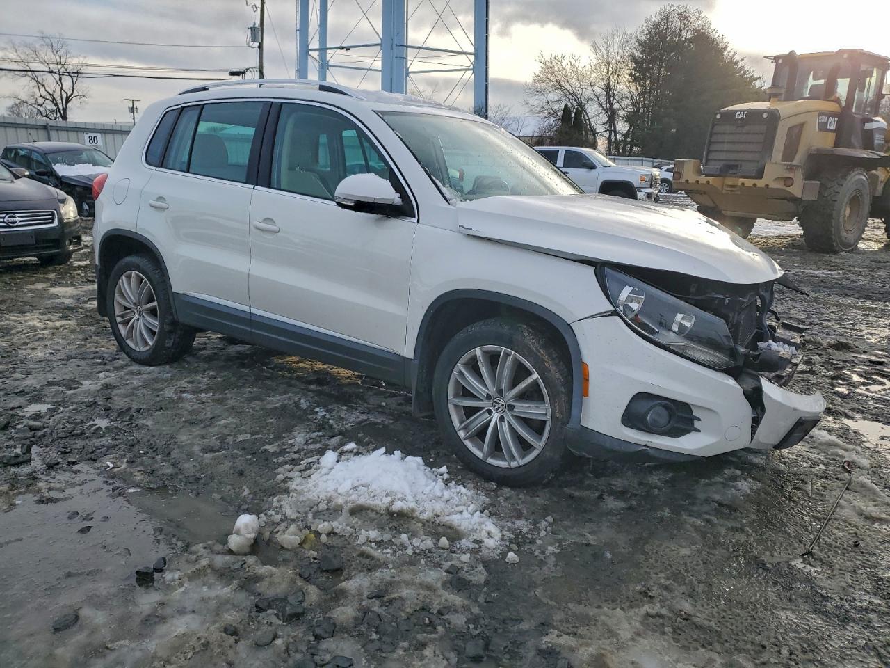 2013 Volkswagen Tiguan S Белый vin: WVGBV7AX0DW541885