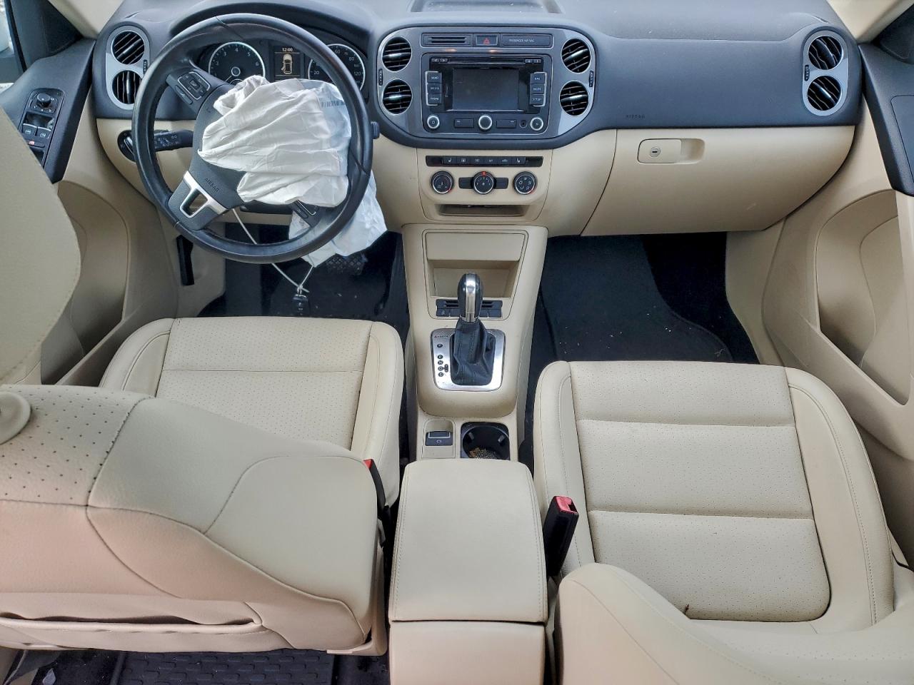 2013 Volkswagen Tiguan S Белый vin: WVGBV7AX0DW541885