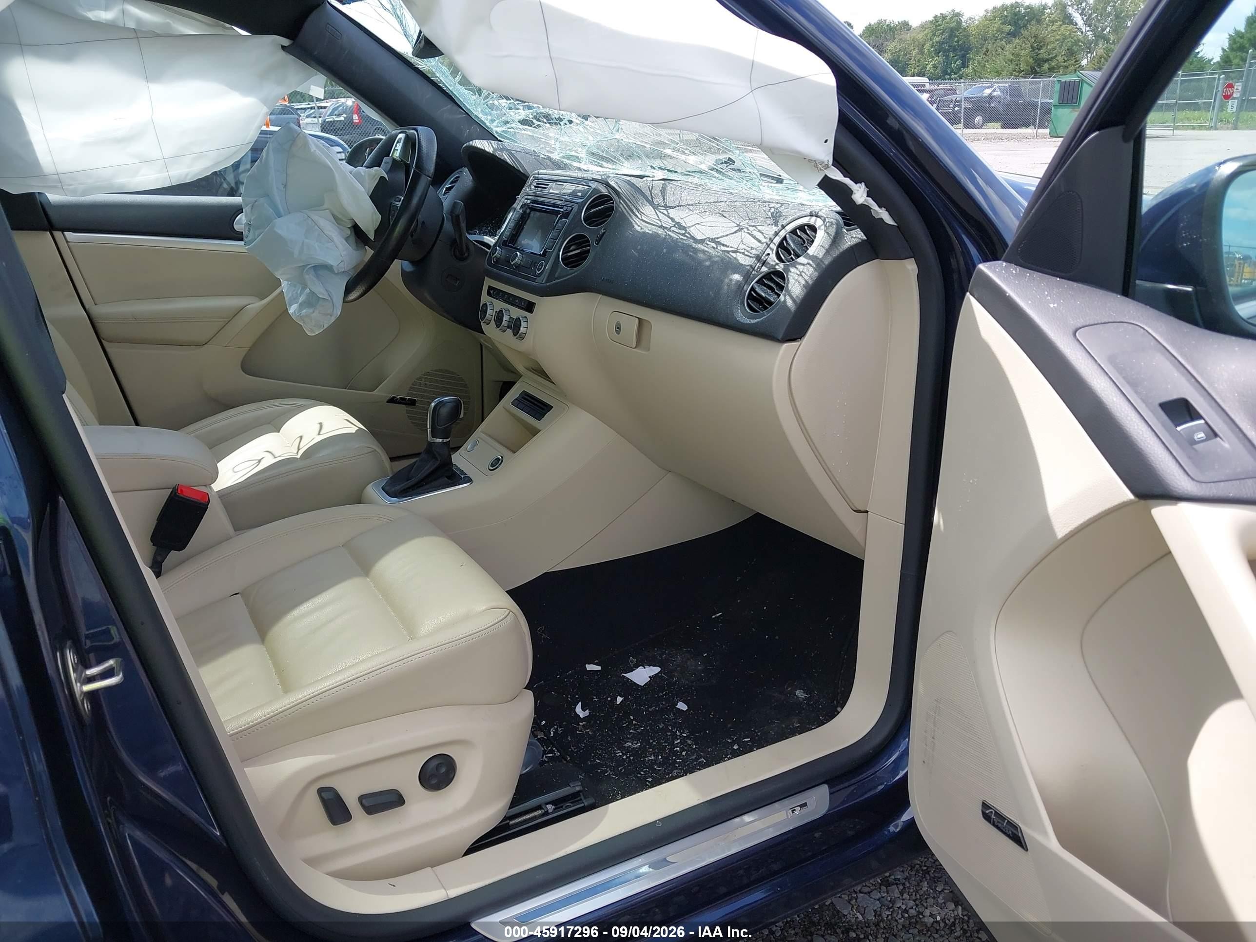 2015 Volkswagen Tiguan R-line Blue vin: WVGBV7AX0FW088807