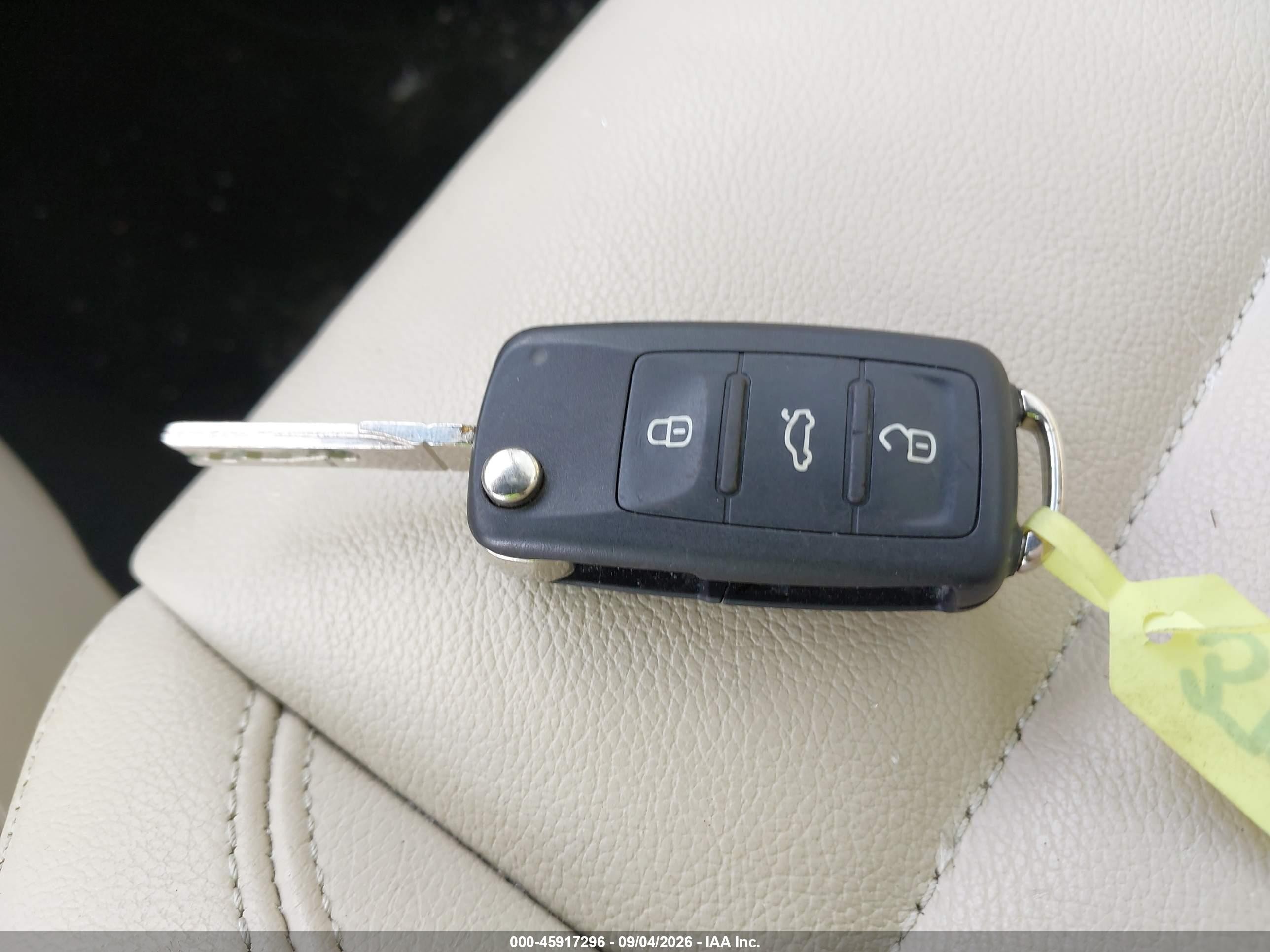 2015 Volkswagen Tiguan R-line Blue vin: WVGBV7AX0FW088807