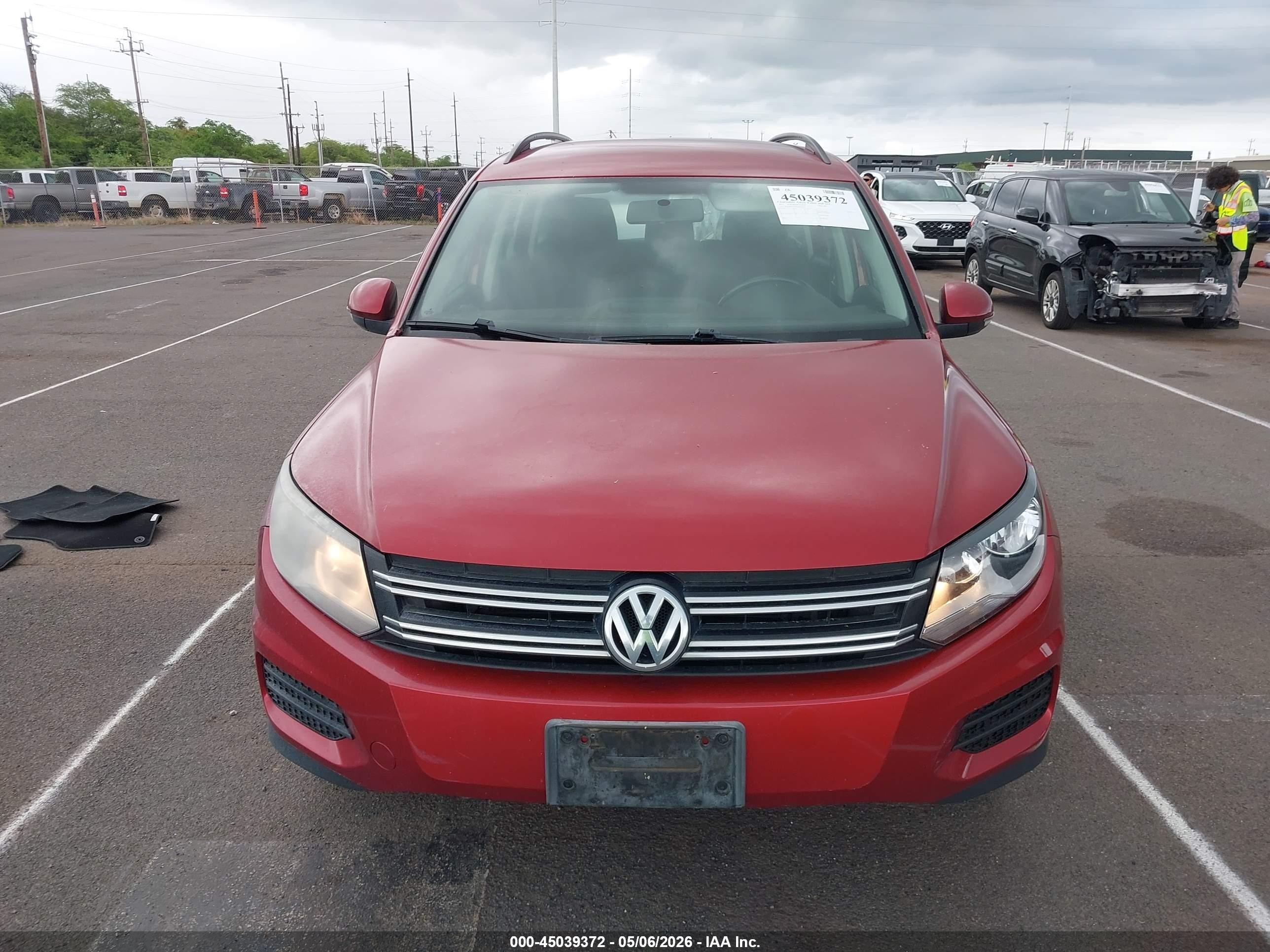 2015 Volkswagen Tiguan S Red vin: WVGBV7AX0FW094624