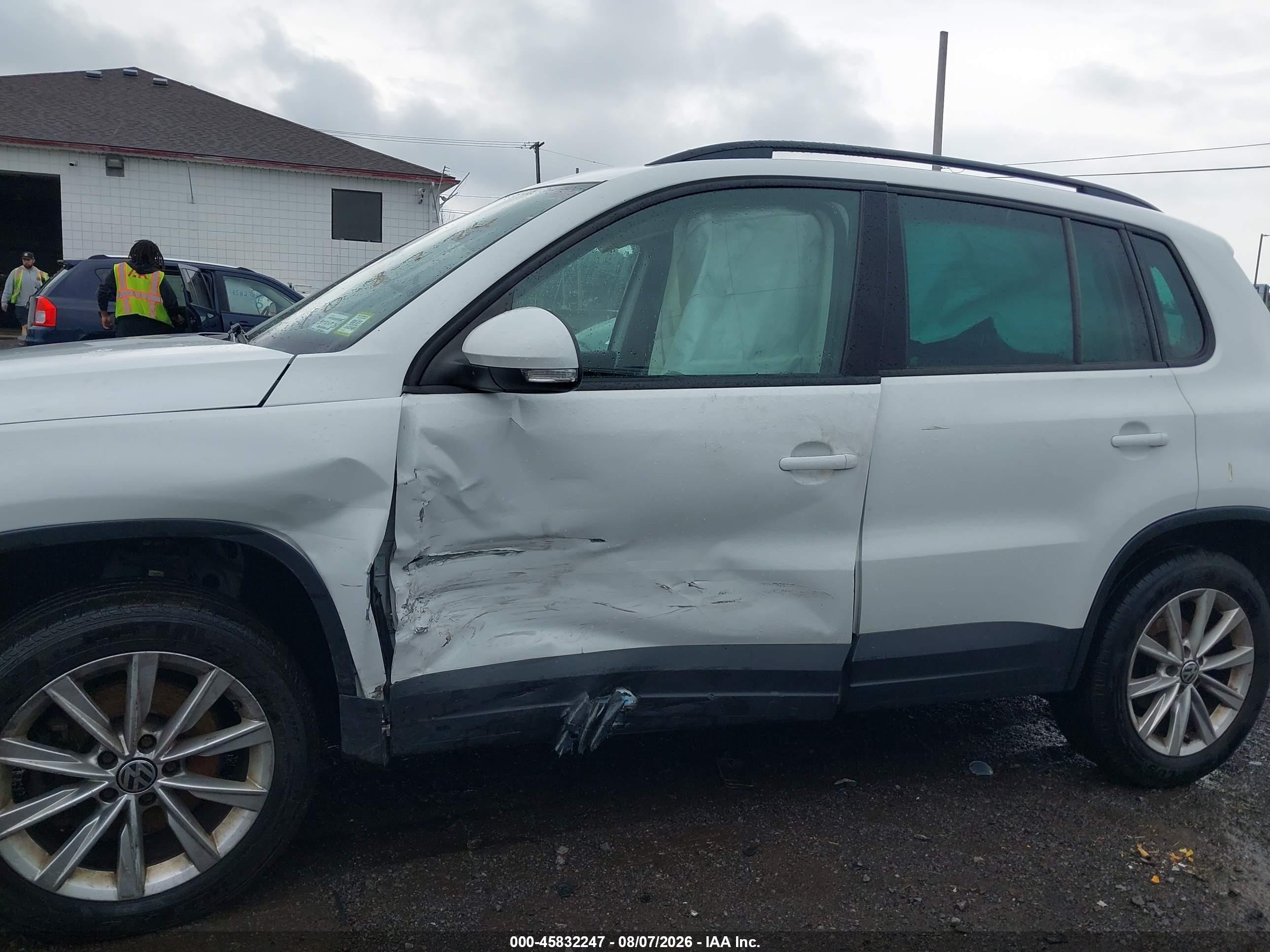2015 Volkswagen Tiguan Se White vin: WVGBV7AX0FW568622