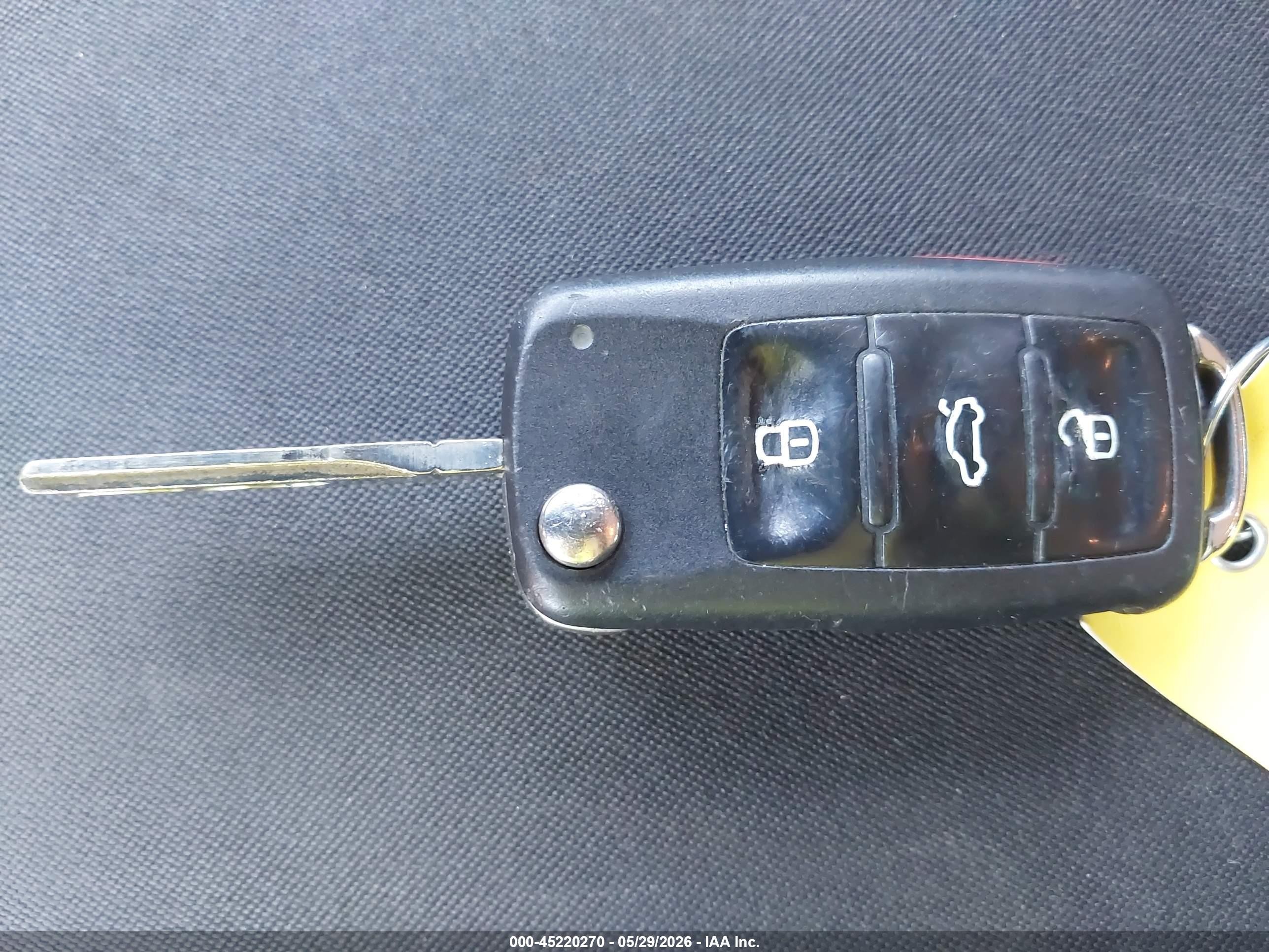 2015 Volkswagen Tiguan S Серый vin: WVGBV7AX0FW568636