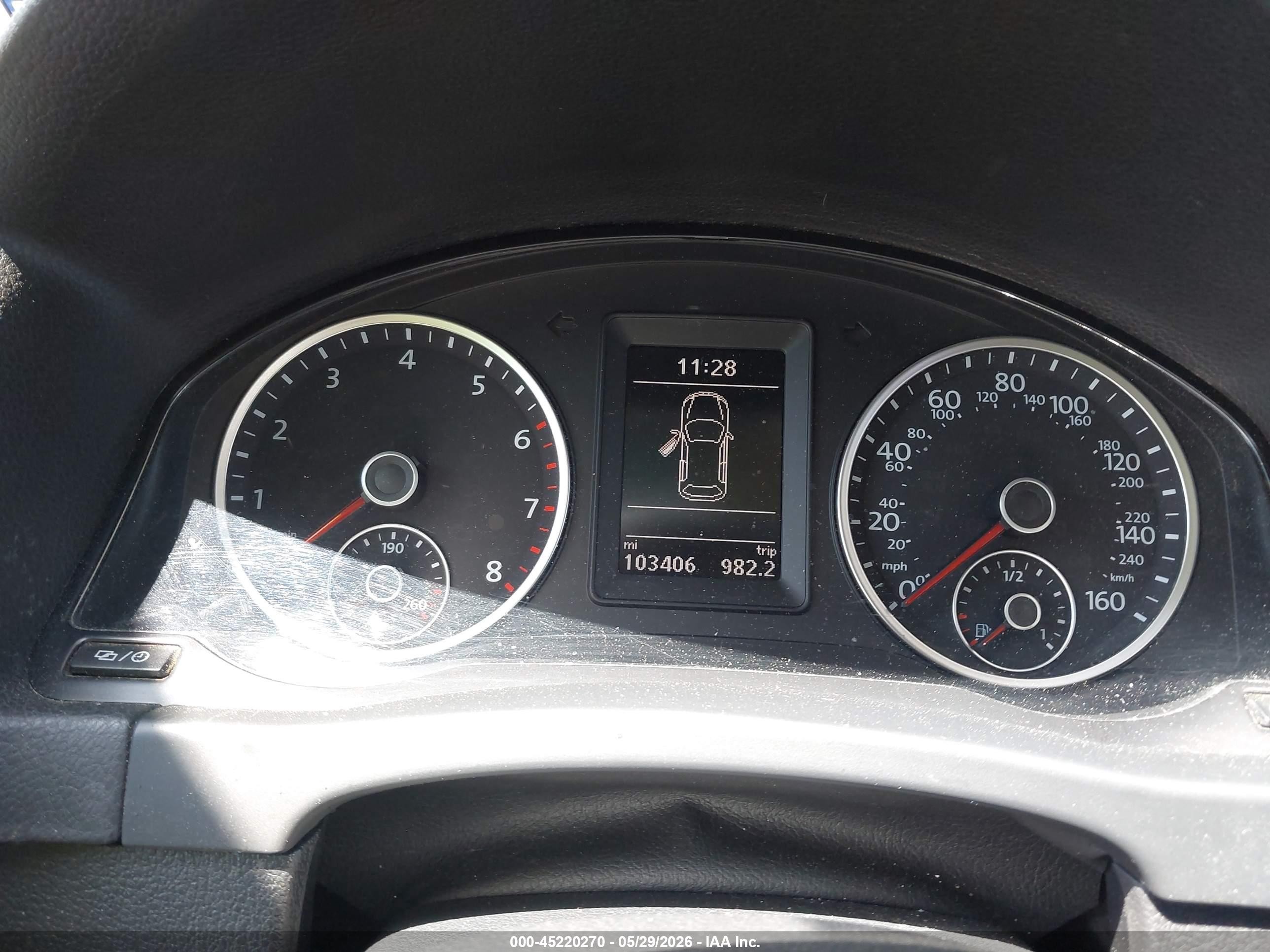 2015 Volkswagen Tiguan S Серый vin: WVGBV7AX0FW568636
