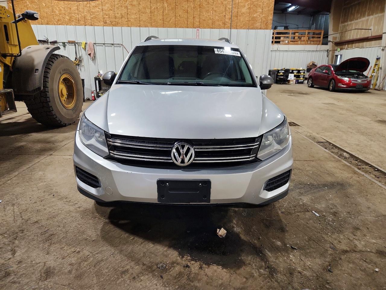 2015 Volkswagen Tiguan S Silver vin: WVGBV7AX0FW585467