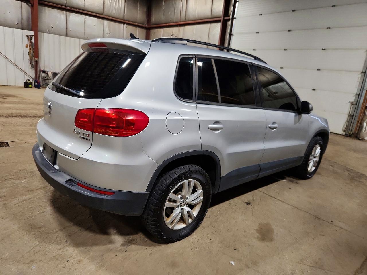2015 Volkswagen Tiguan S Silver vin: WVGBV7AX0FW585467