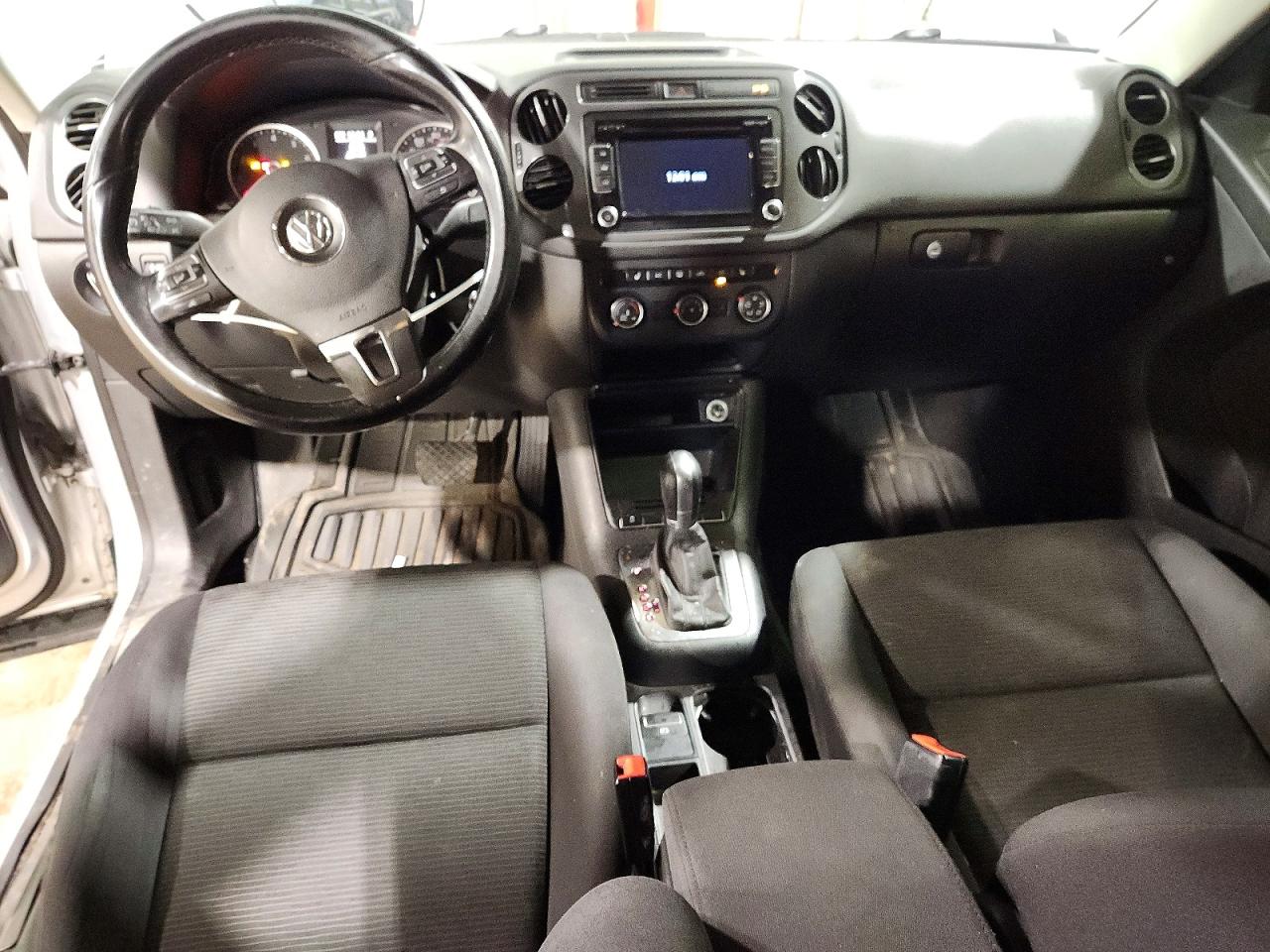 2015 Volkswagen Tiguan S Silver vin: WVGBV7AX0FW585467
