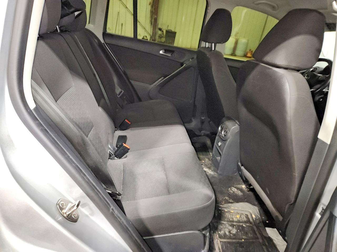 2015 Volkswagen Tiguan S Silver vin: WVGBV7AX0FW585467