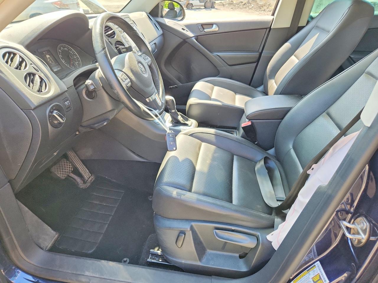 2015 Volkswagen Tiguan S Синий vin: WVGBV7AX0FW611288