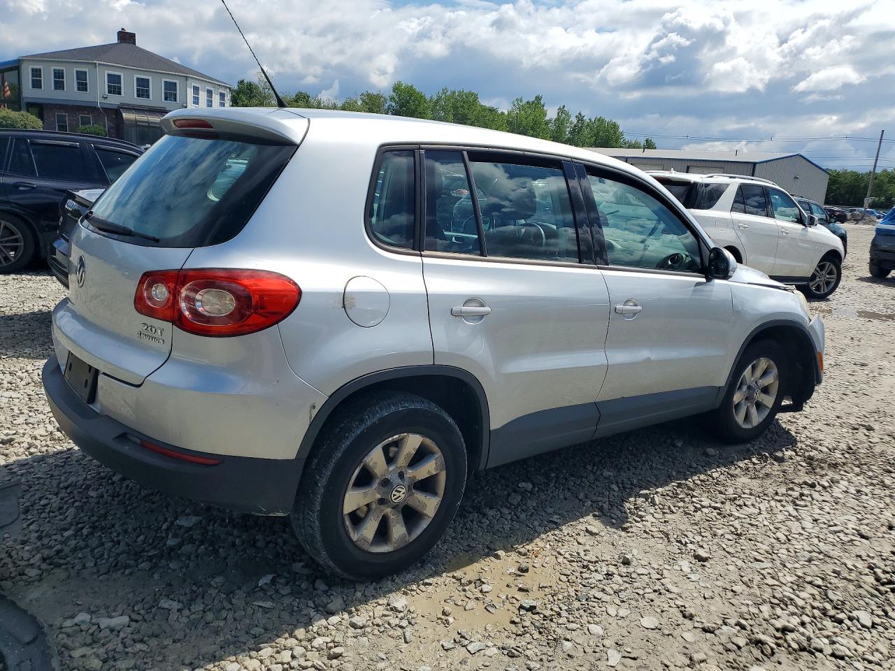 2010 Volkswagen Tiguan Se Silver vin: WVGBV7AX1AW516456
