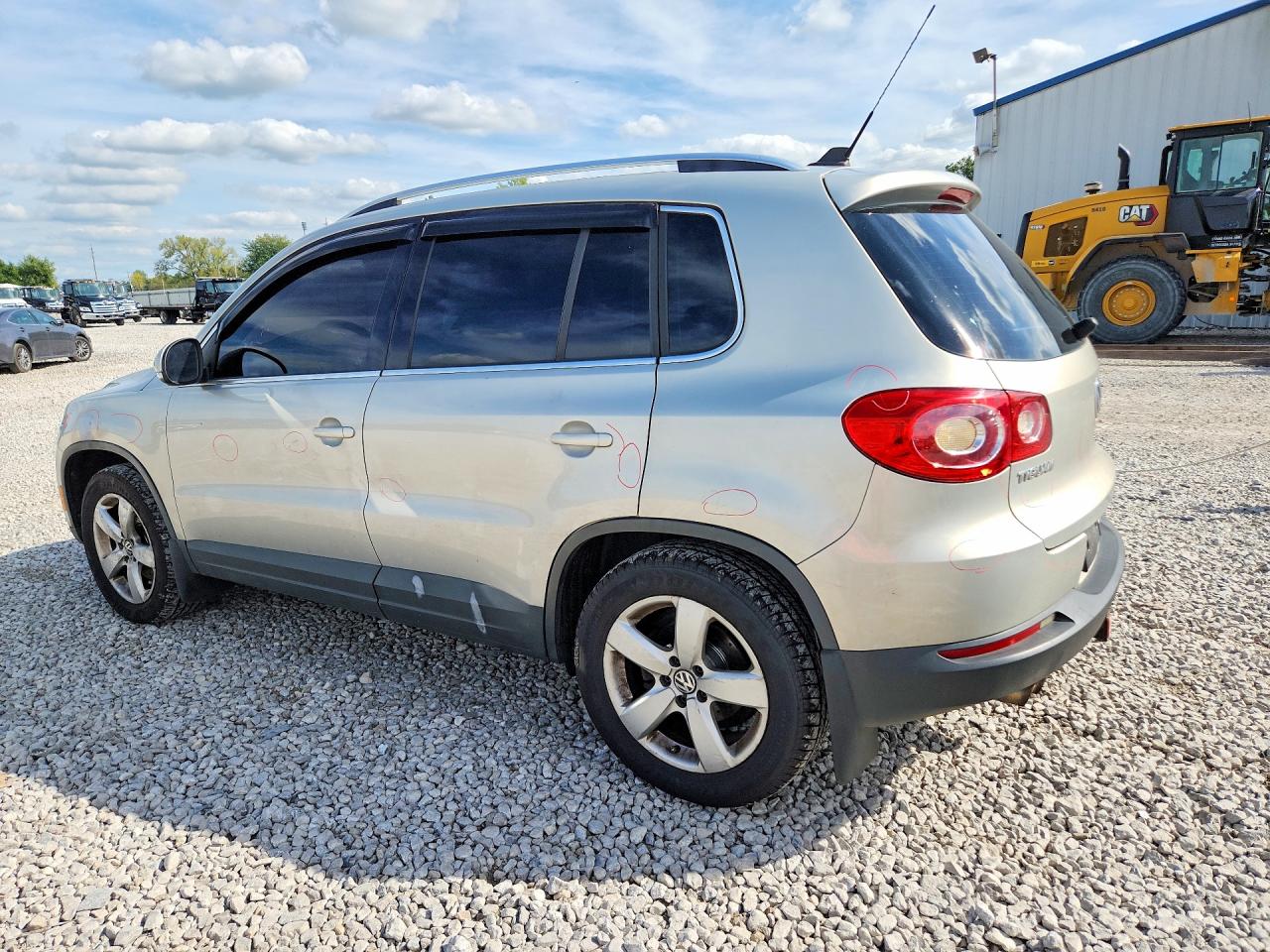 2010 Volkswagen Tiguan Se Gray vin: WVGBV7AX1AW529191