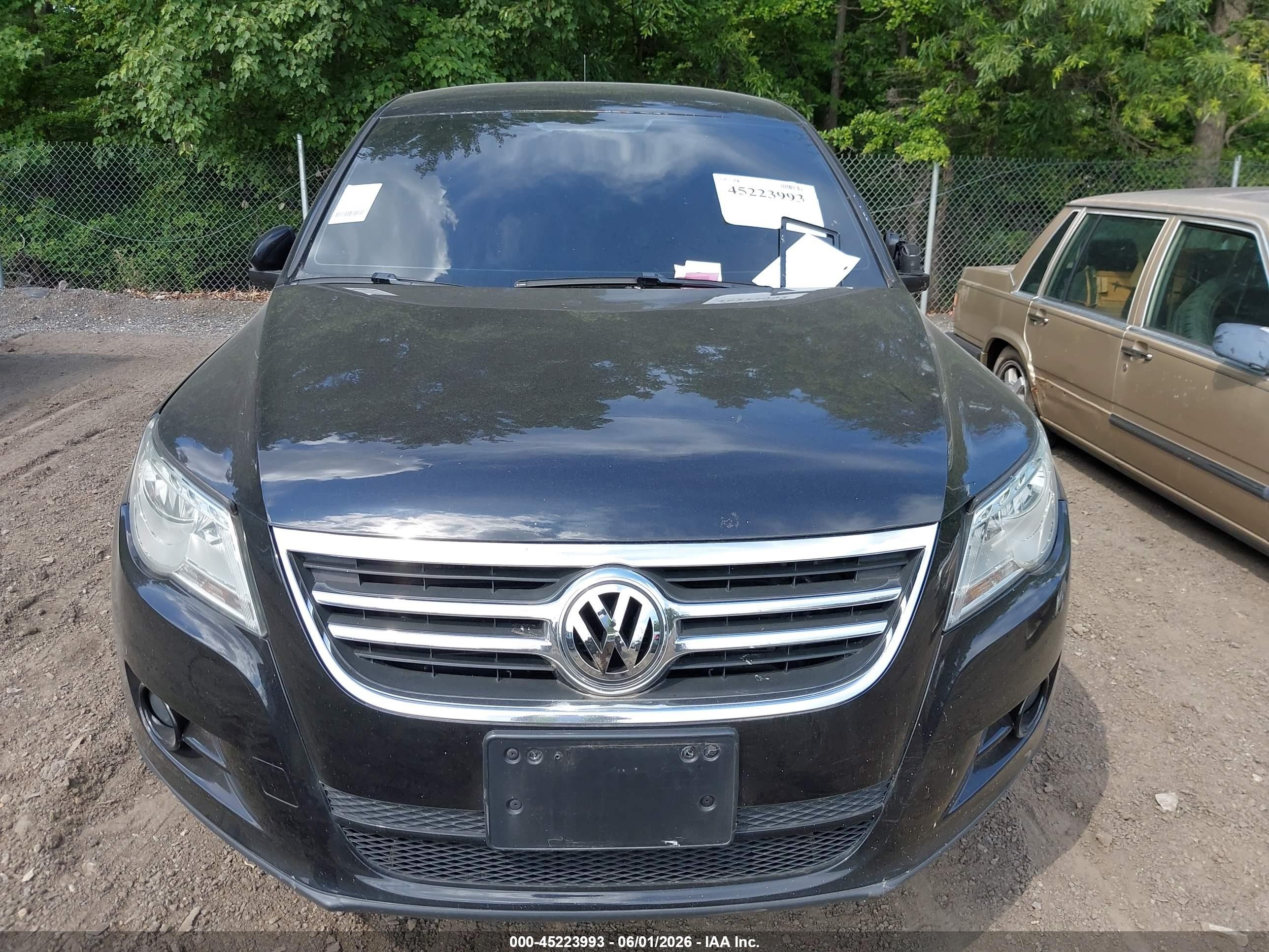2011 Volkswagen Tiguan S Black vin: WVGBV7AX1BW527636